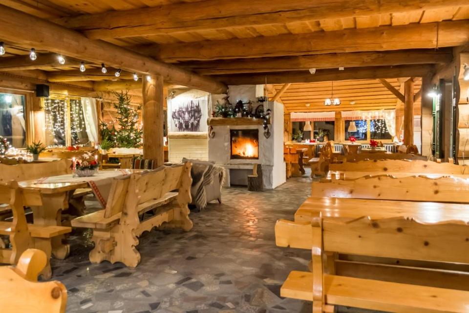 restaurant