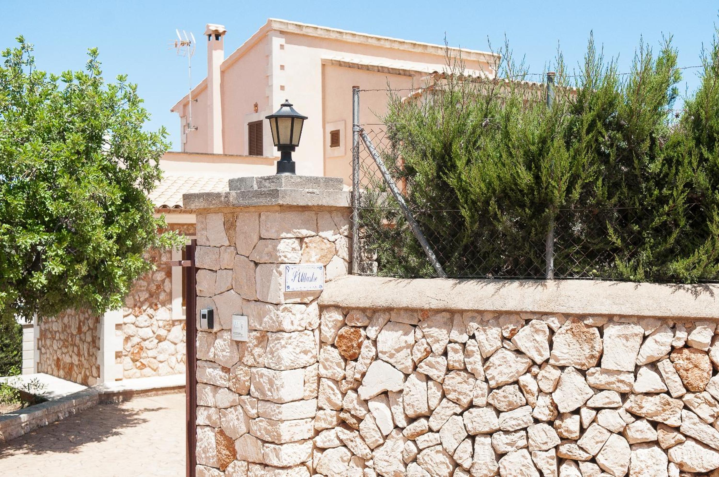 Finca Ullastre view 3