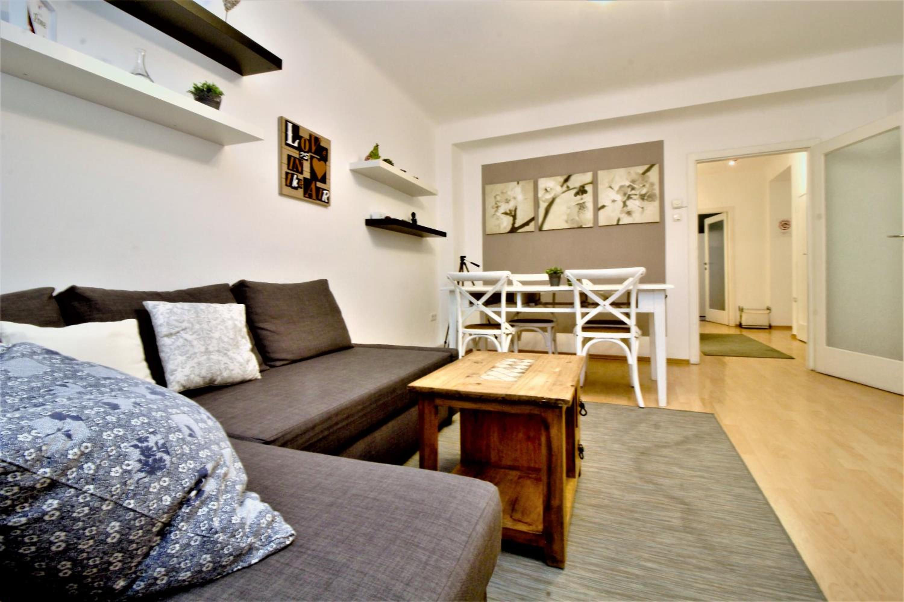 Gorgeous Hideout | City Center Apartment