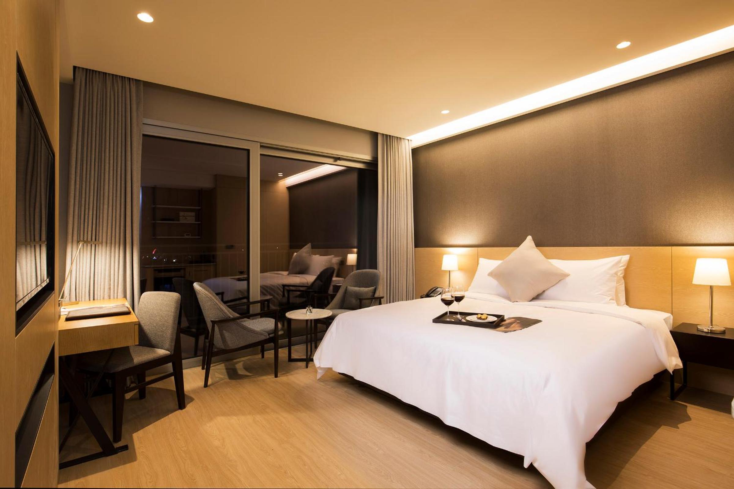 St. John's Hotel 53
