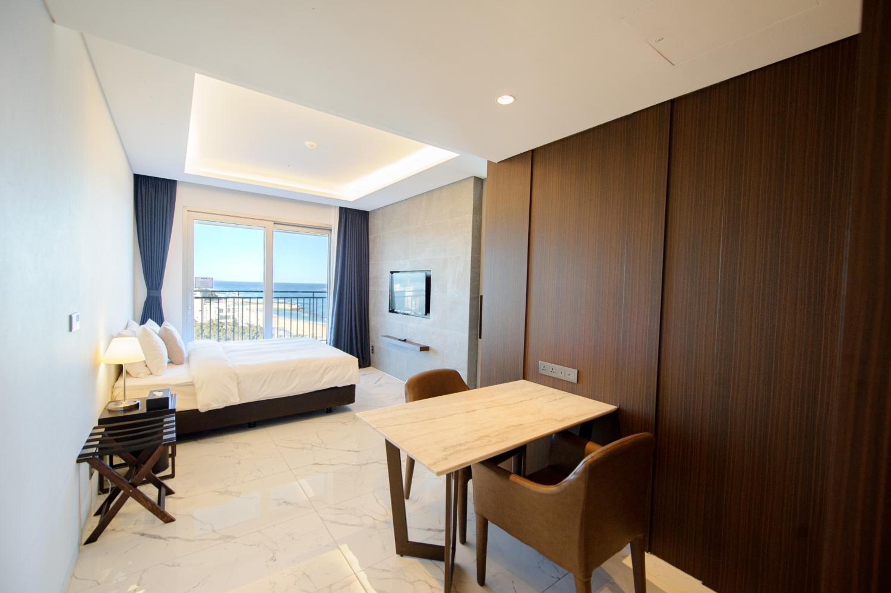St. John's Hotel 51