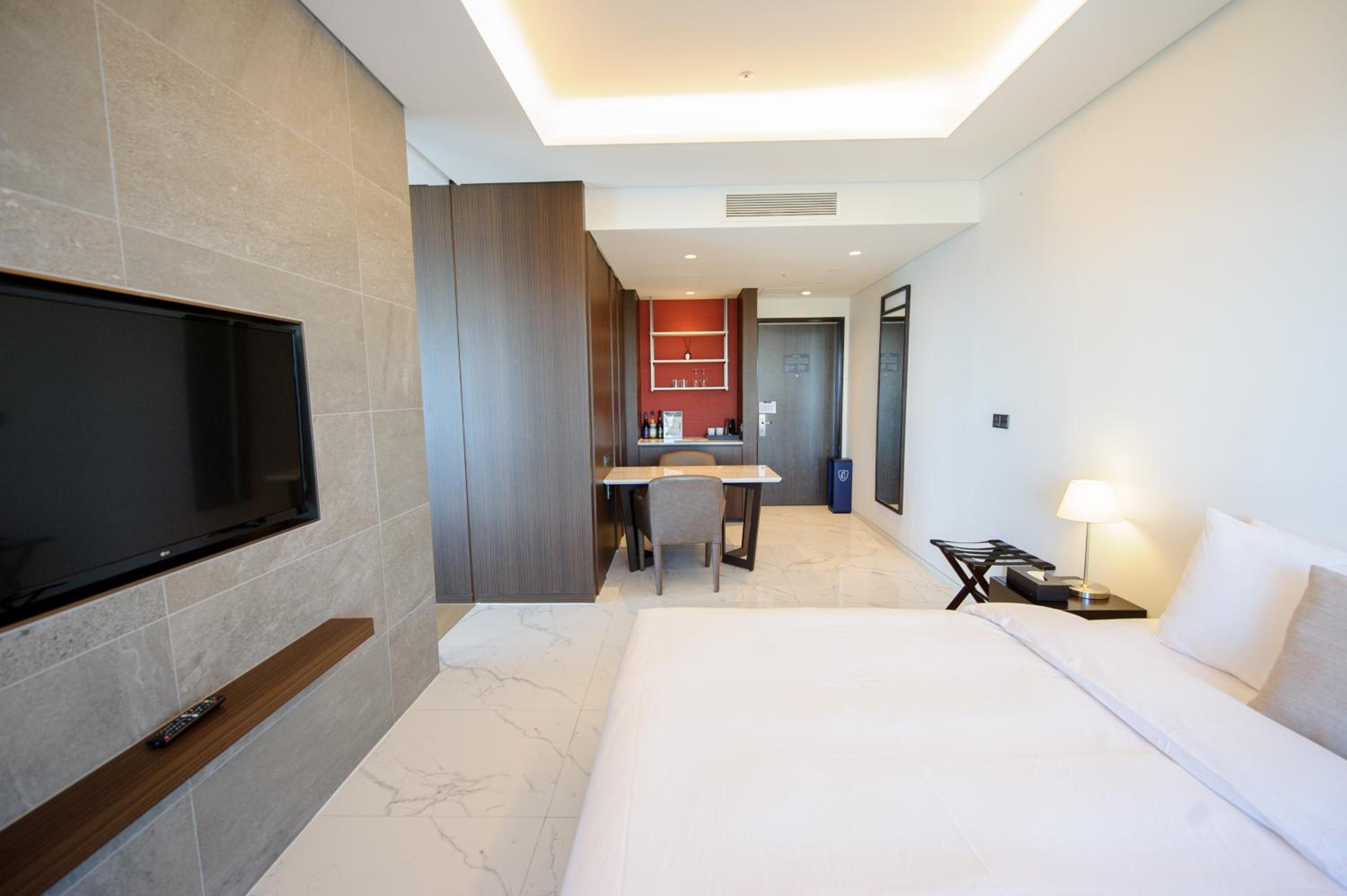 St. John's Hotel 48