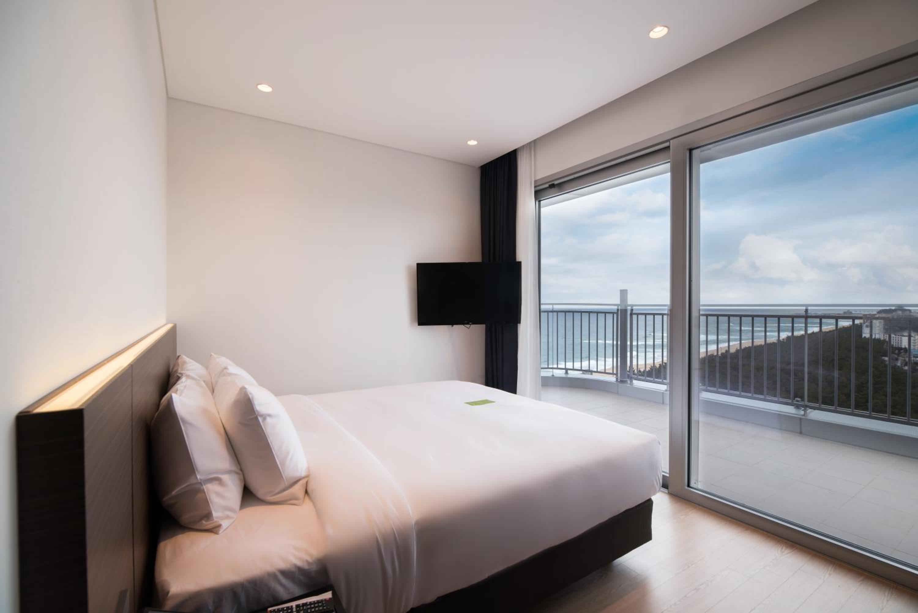 St. John's Hotel 47