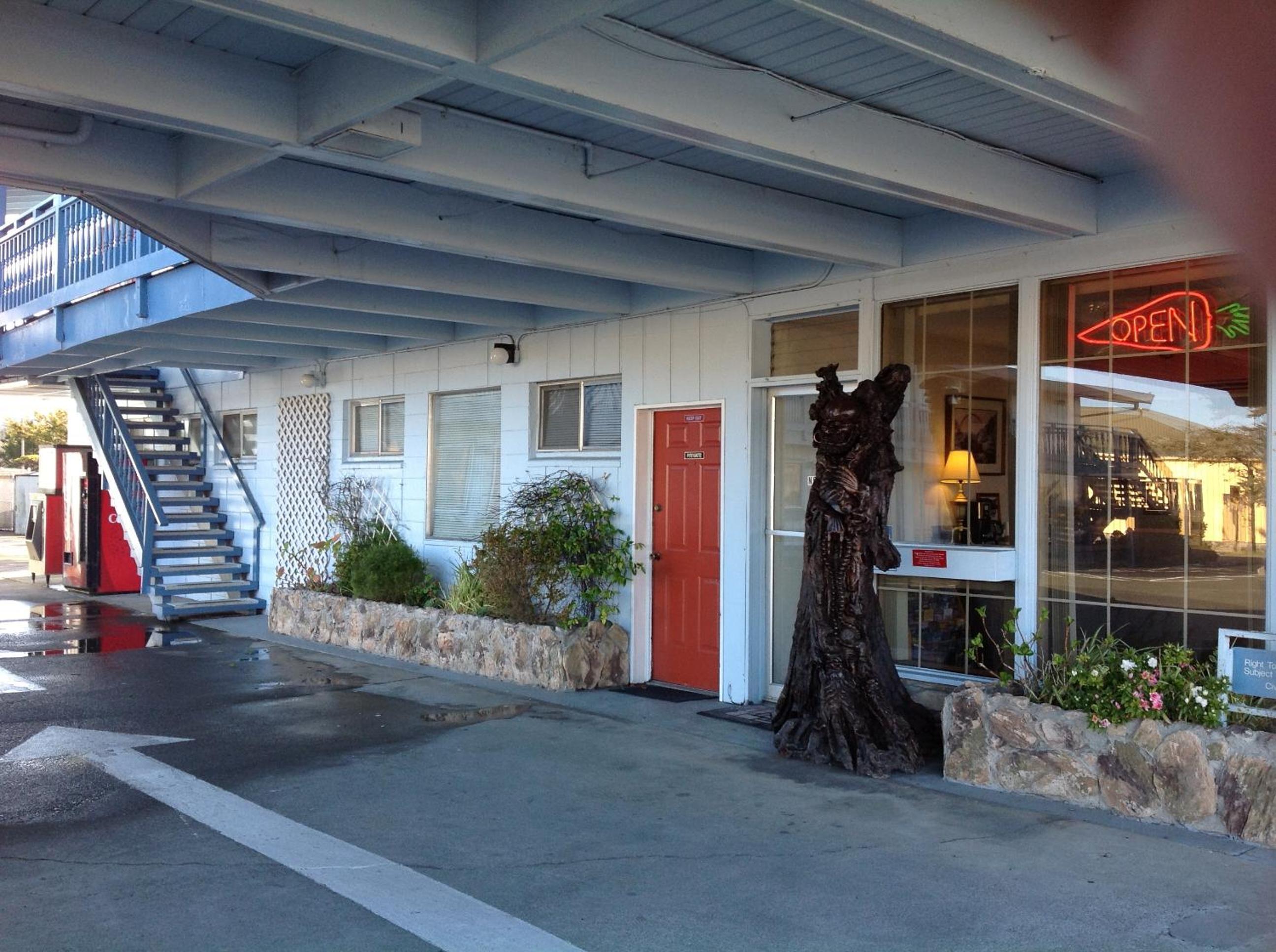 Redwood Inn view 3