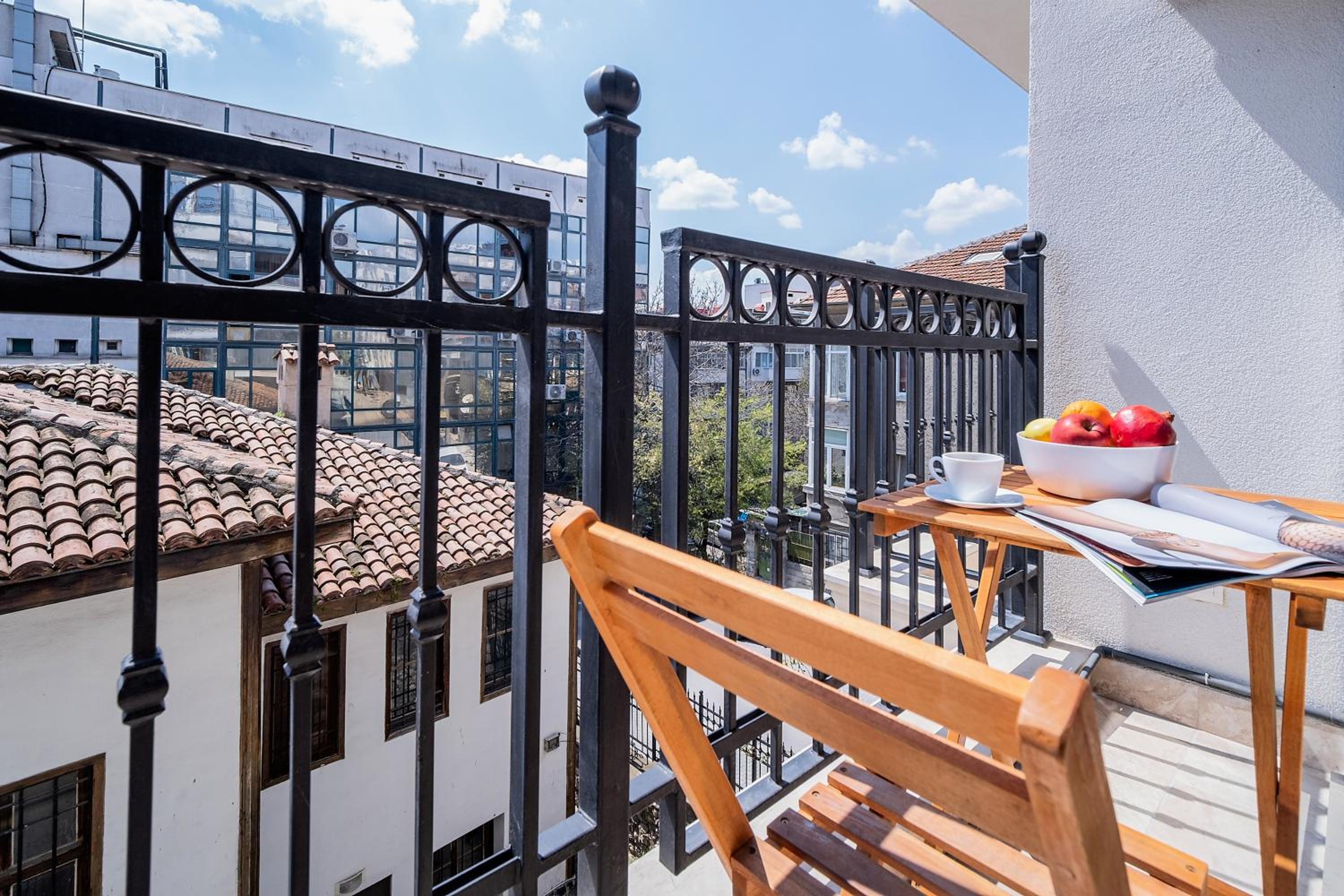 Comfy luxury center apartment view 4