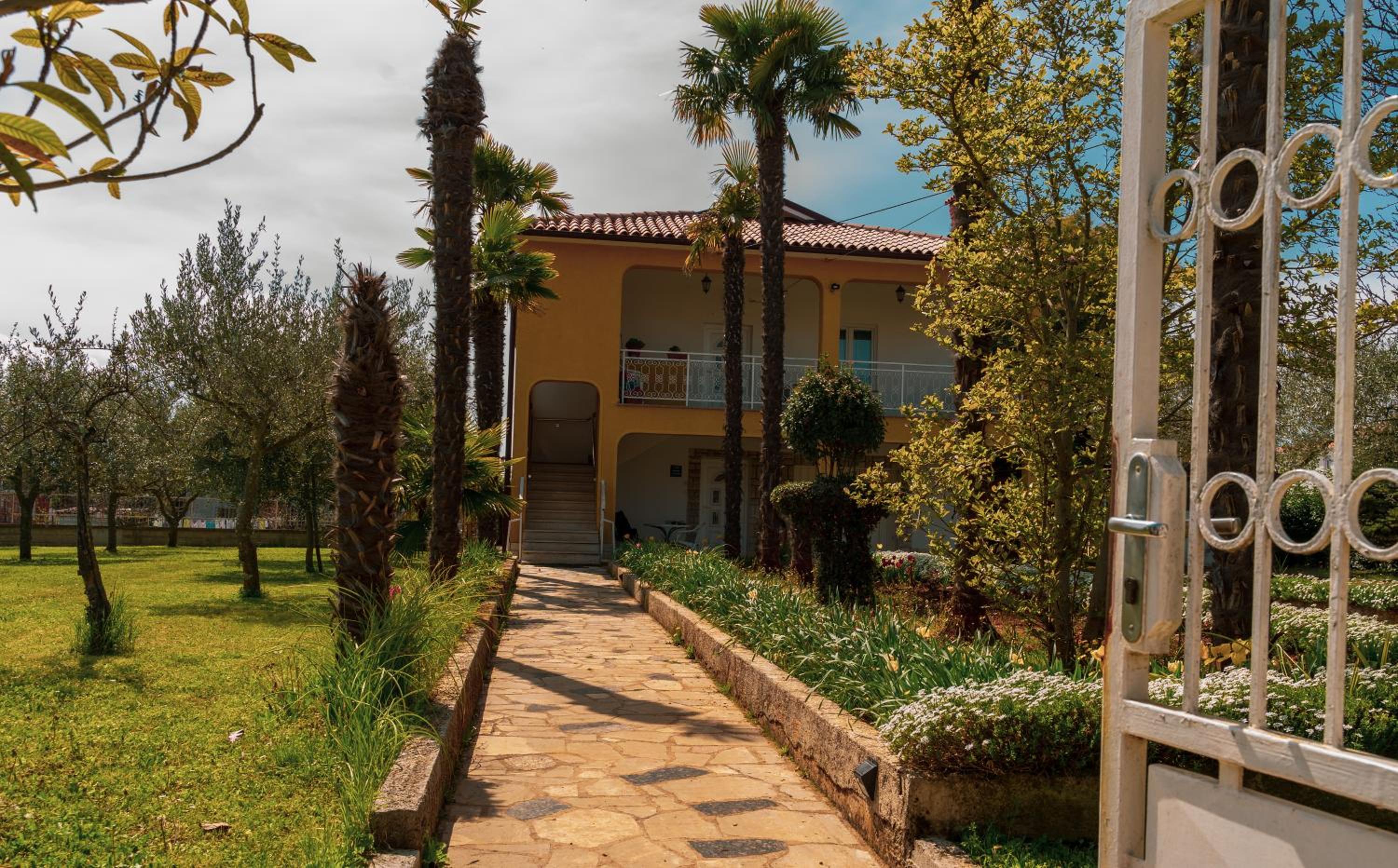 Apartment Villa Olga view 3