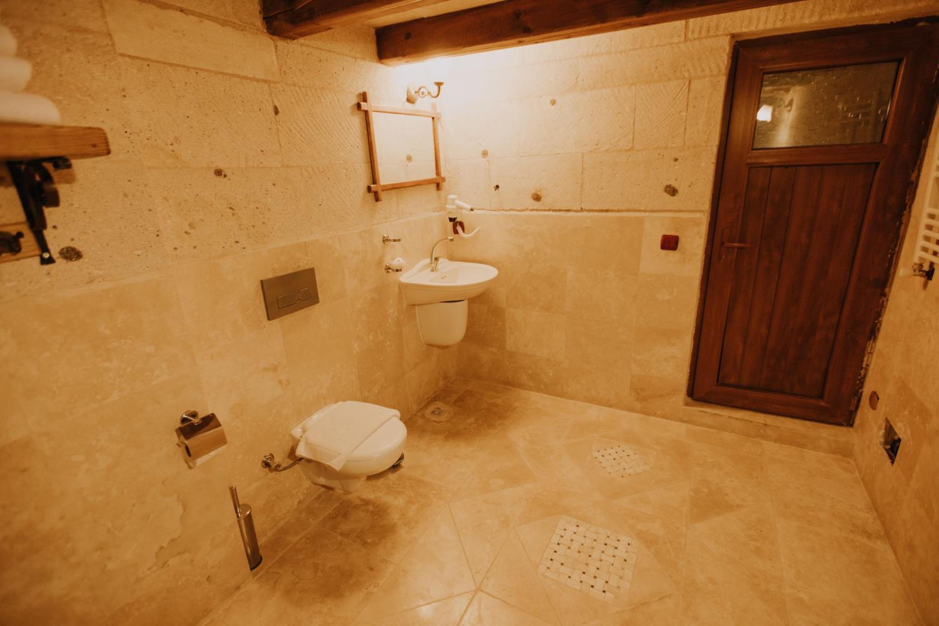 Maron Stone House - Image 69