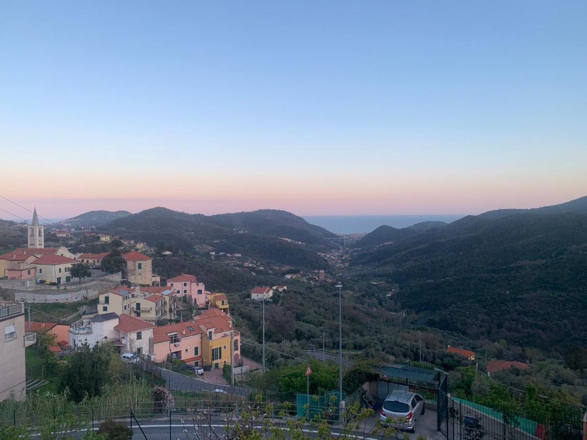 Casa indipendente su due livelli in Liguria-vista mare 6-7 Posti photo 2