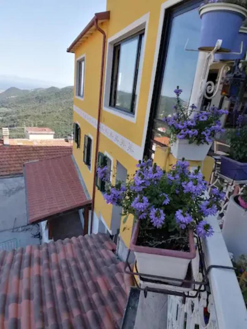 Casa indipendente su due livelli in Liguria-vista mare 6-7 Posti photo 3