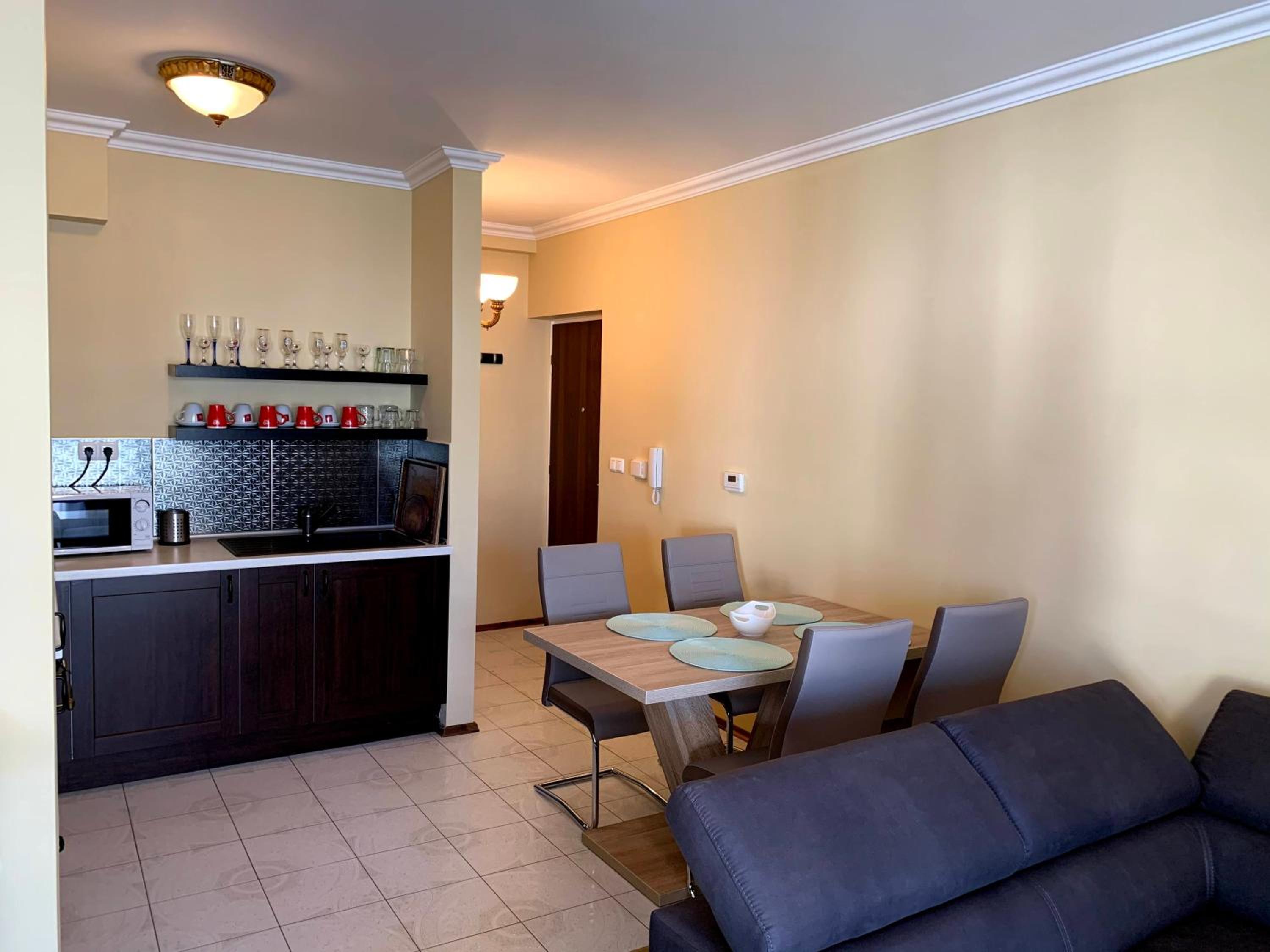 Lakeside Luxury Apartment view 4