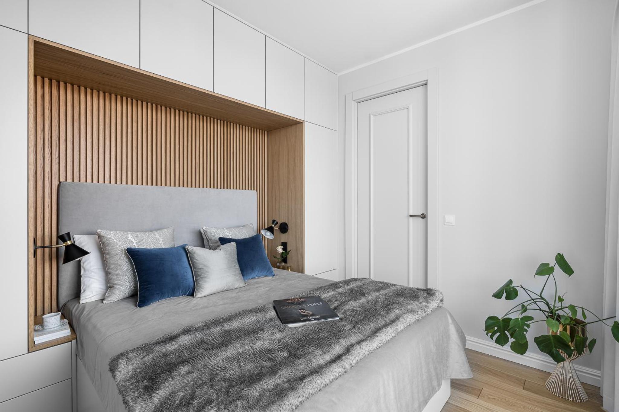 White Superior by OneApartments view 4