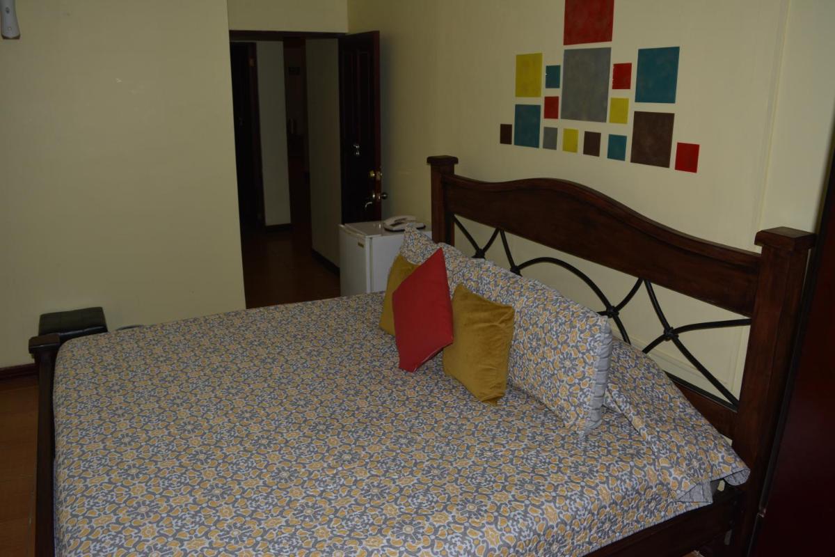 Hotel CR Lounge by Little Havana