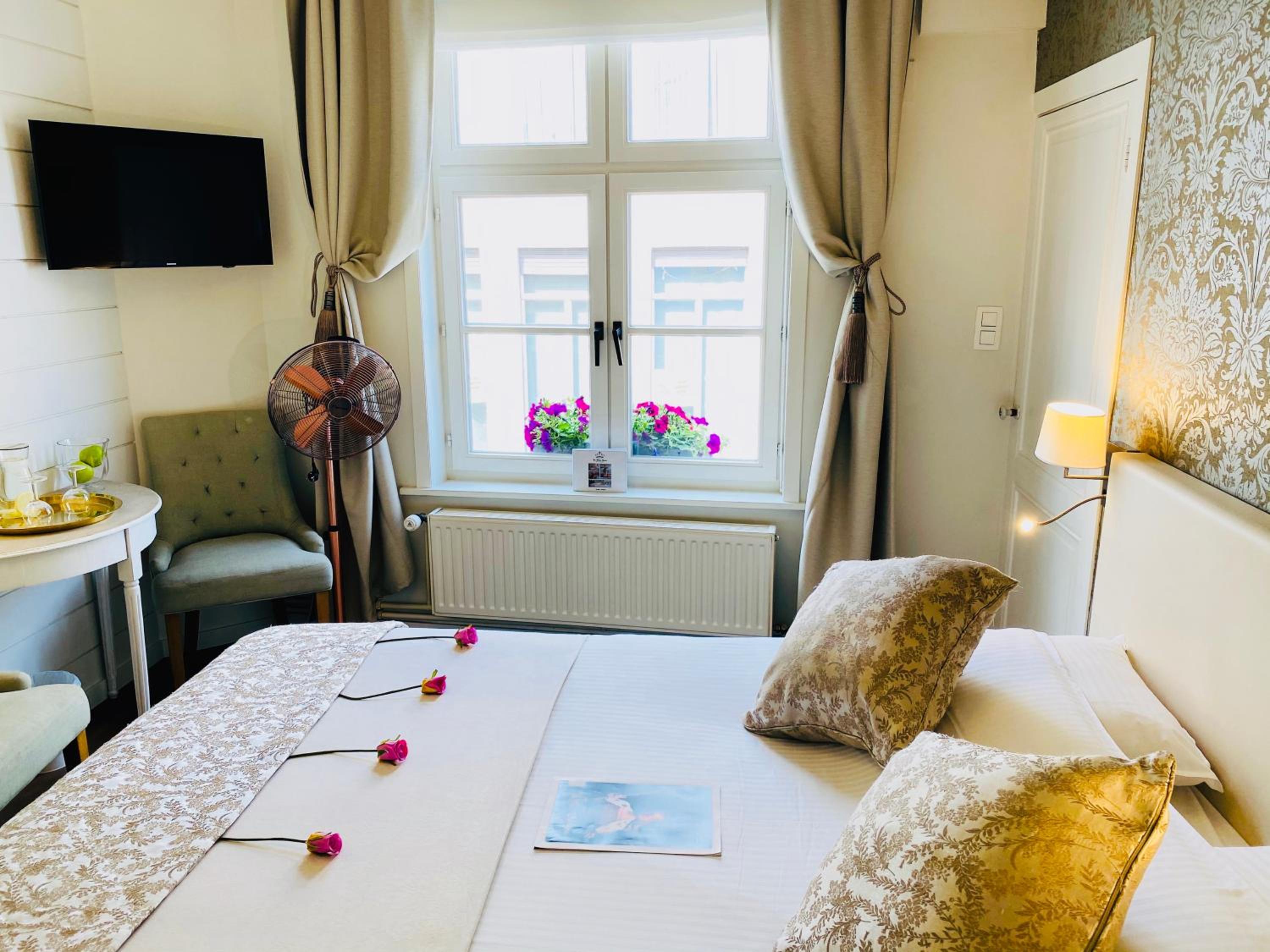 The White Queen B&B