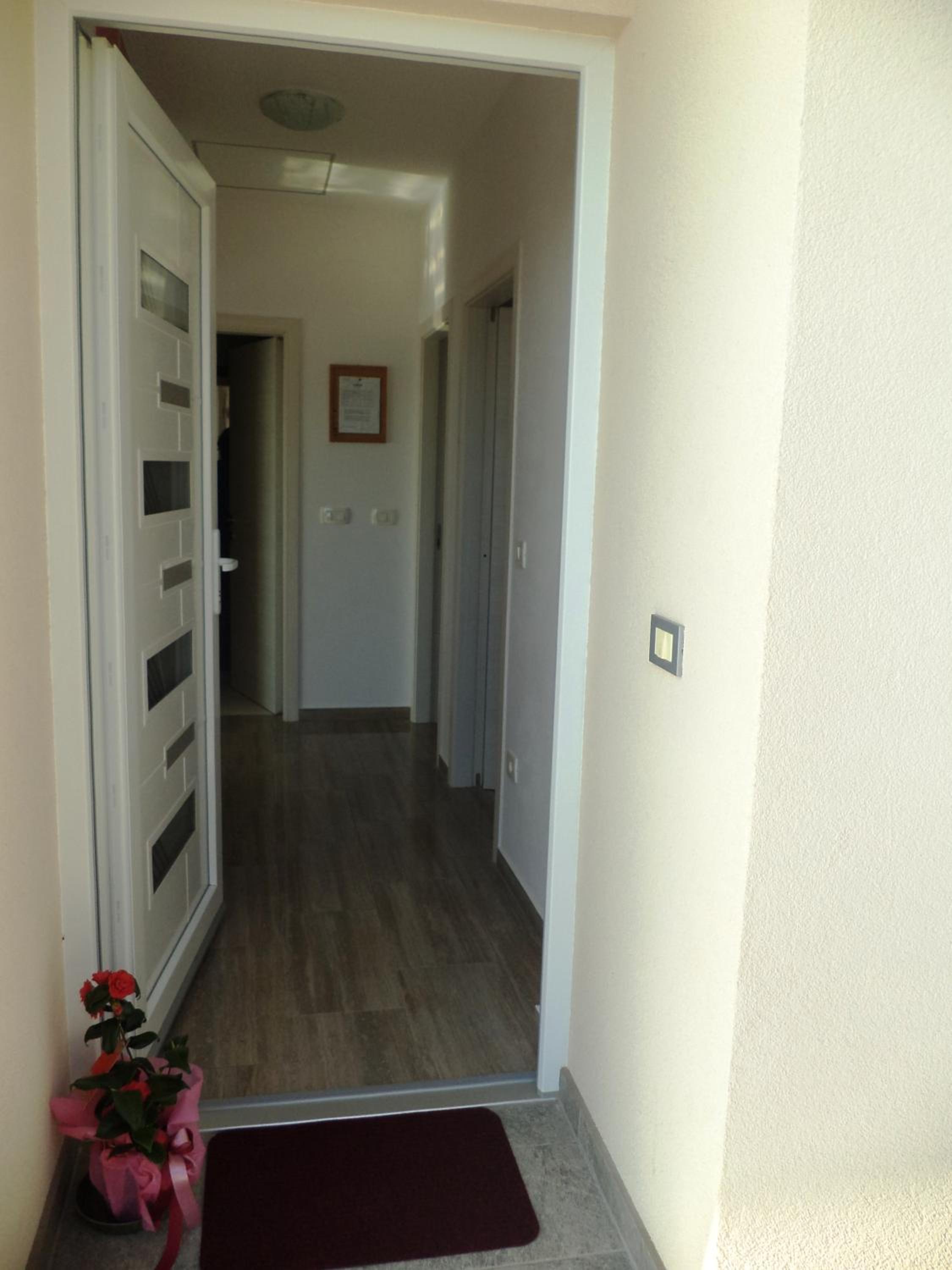 Apartment Ivy2 view 2