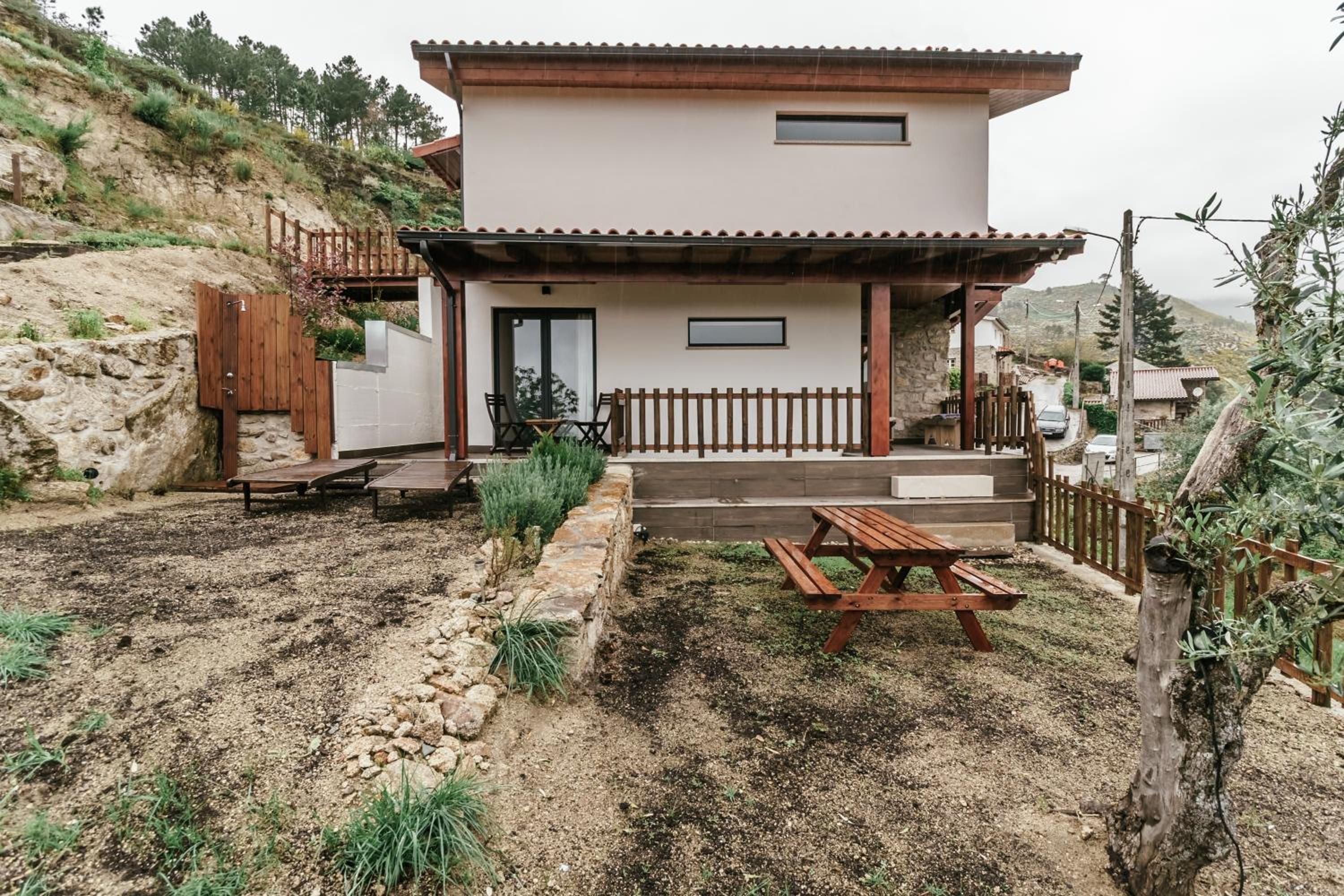 Unhais Valley - Country House view 2