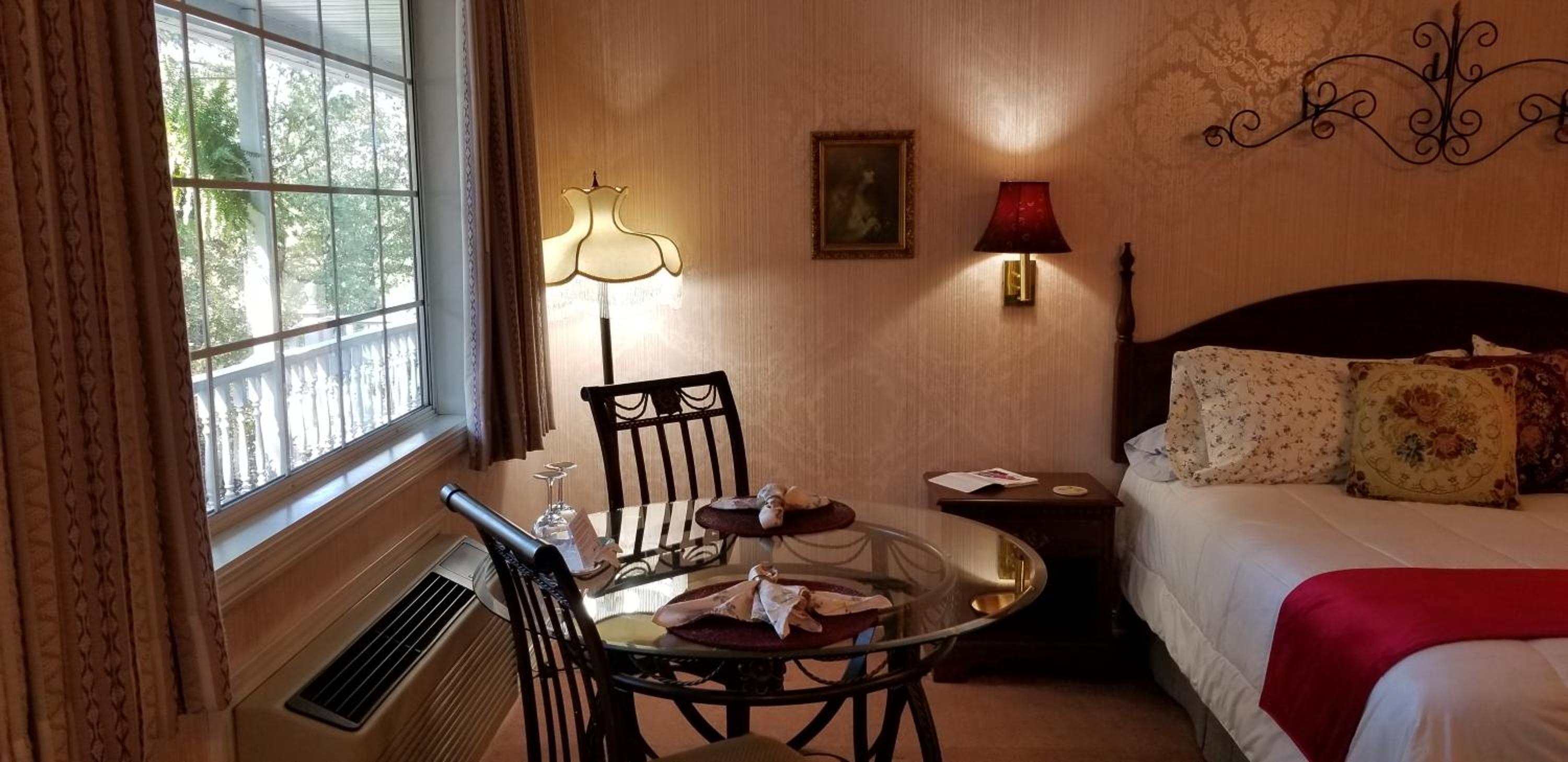 Evening Shade Inn
