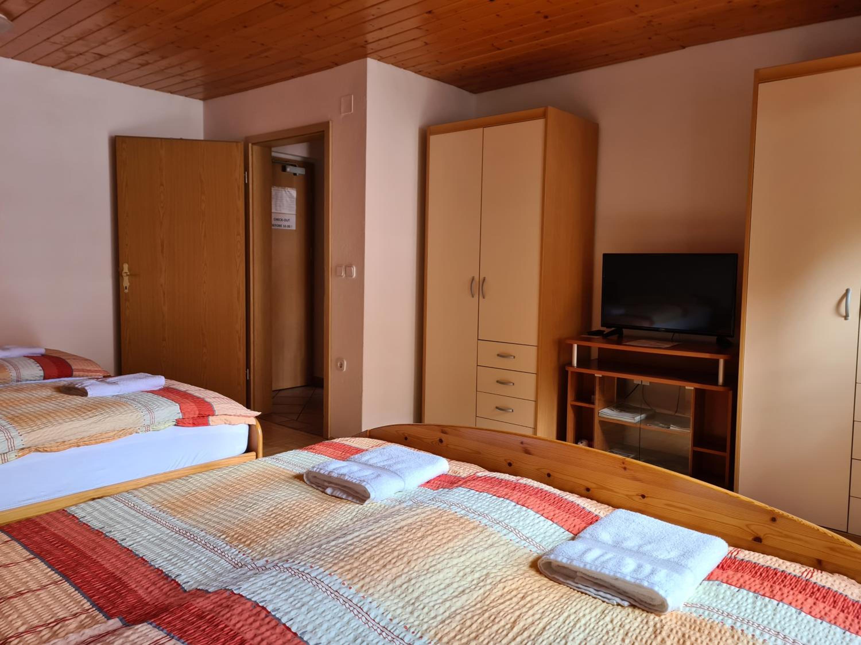 Apartmaji Mežan — photo 37
