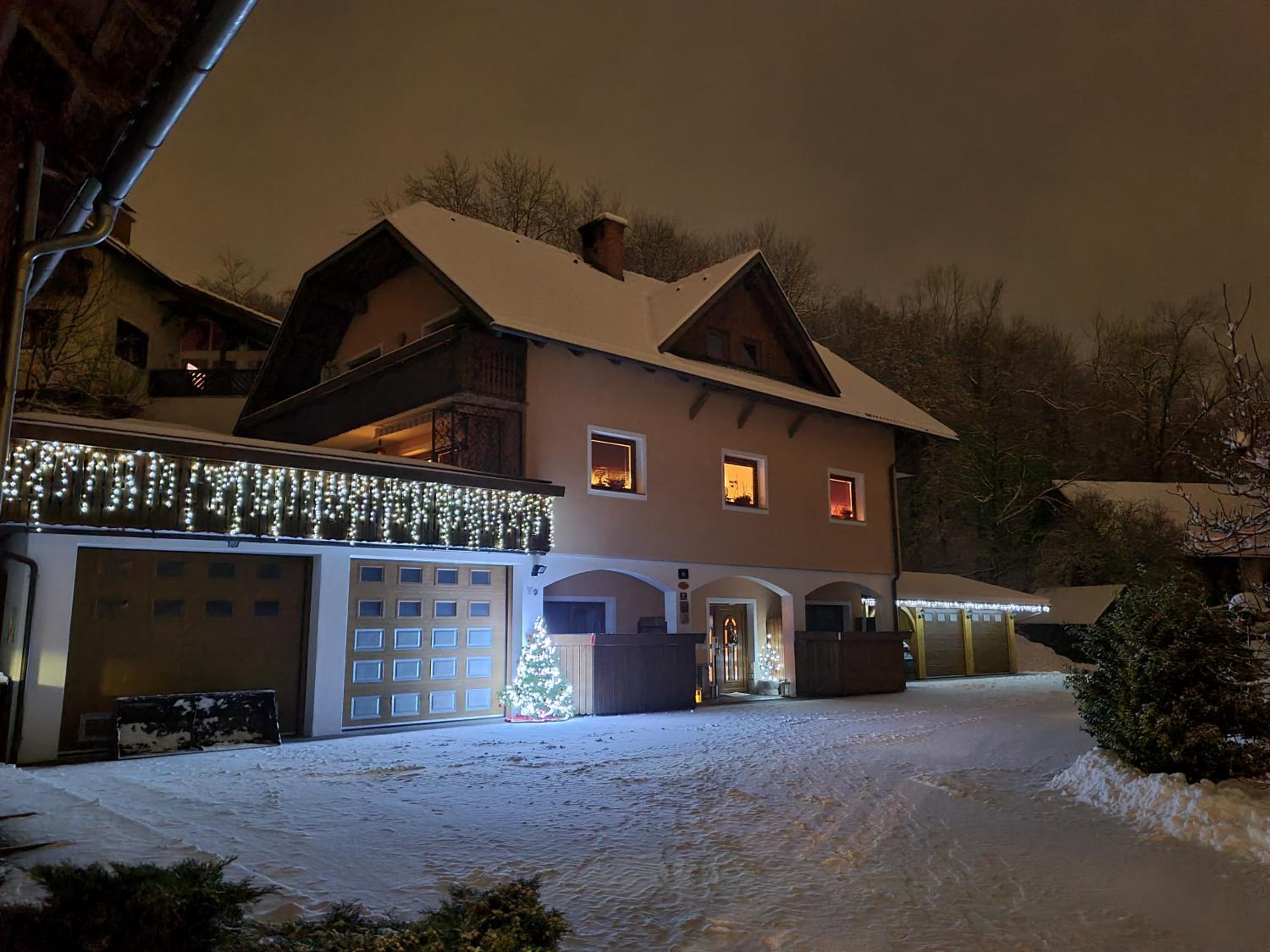 Apartmaji Mežan