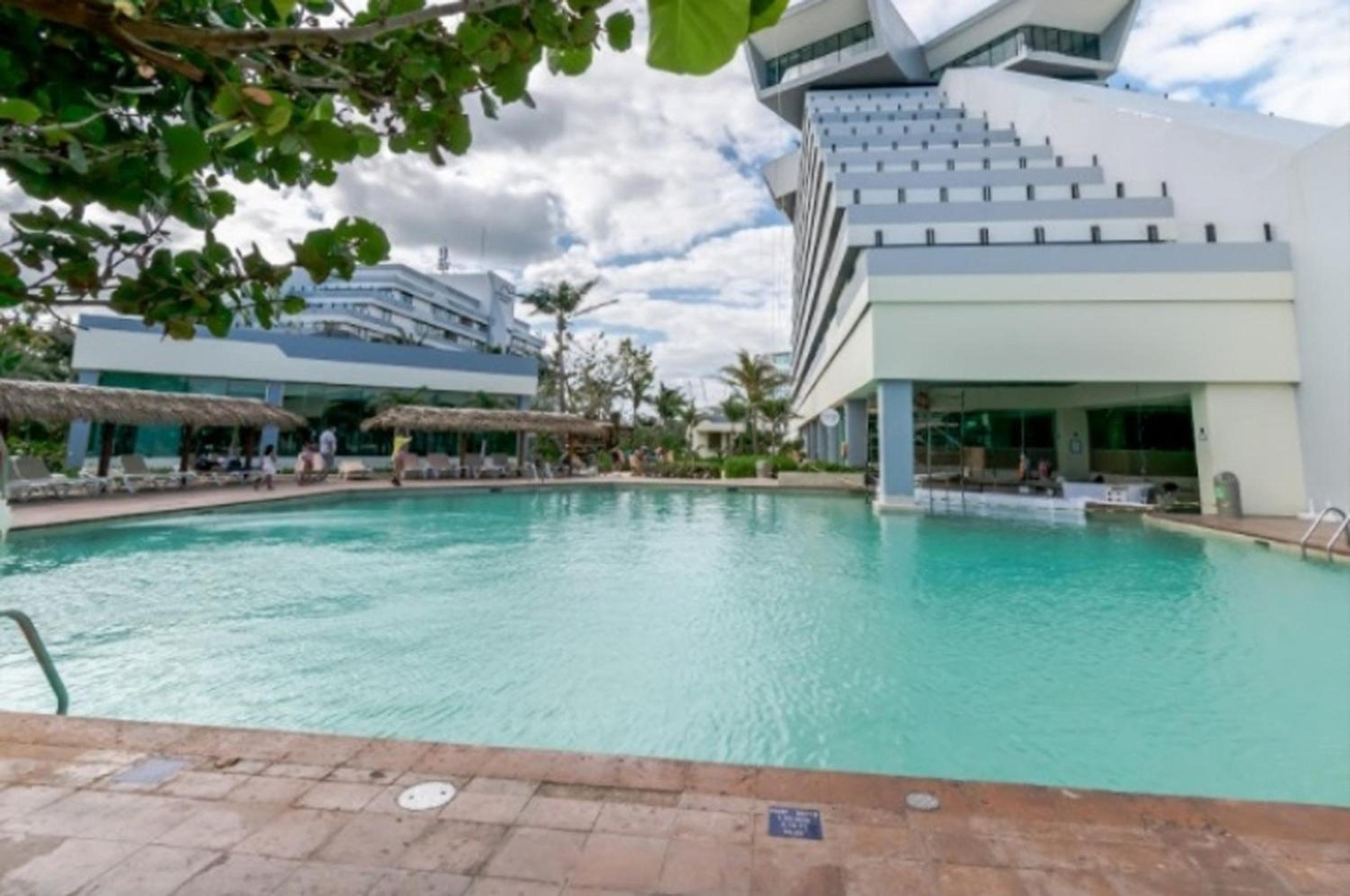 State of the Art Condos en la mejor Playa de Cancun frente a PLAZA LA ISLA