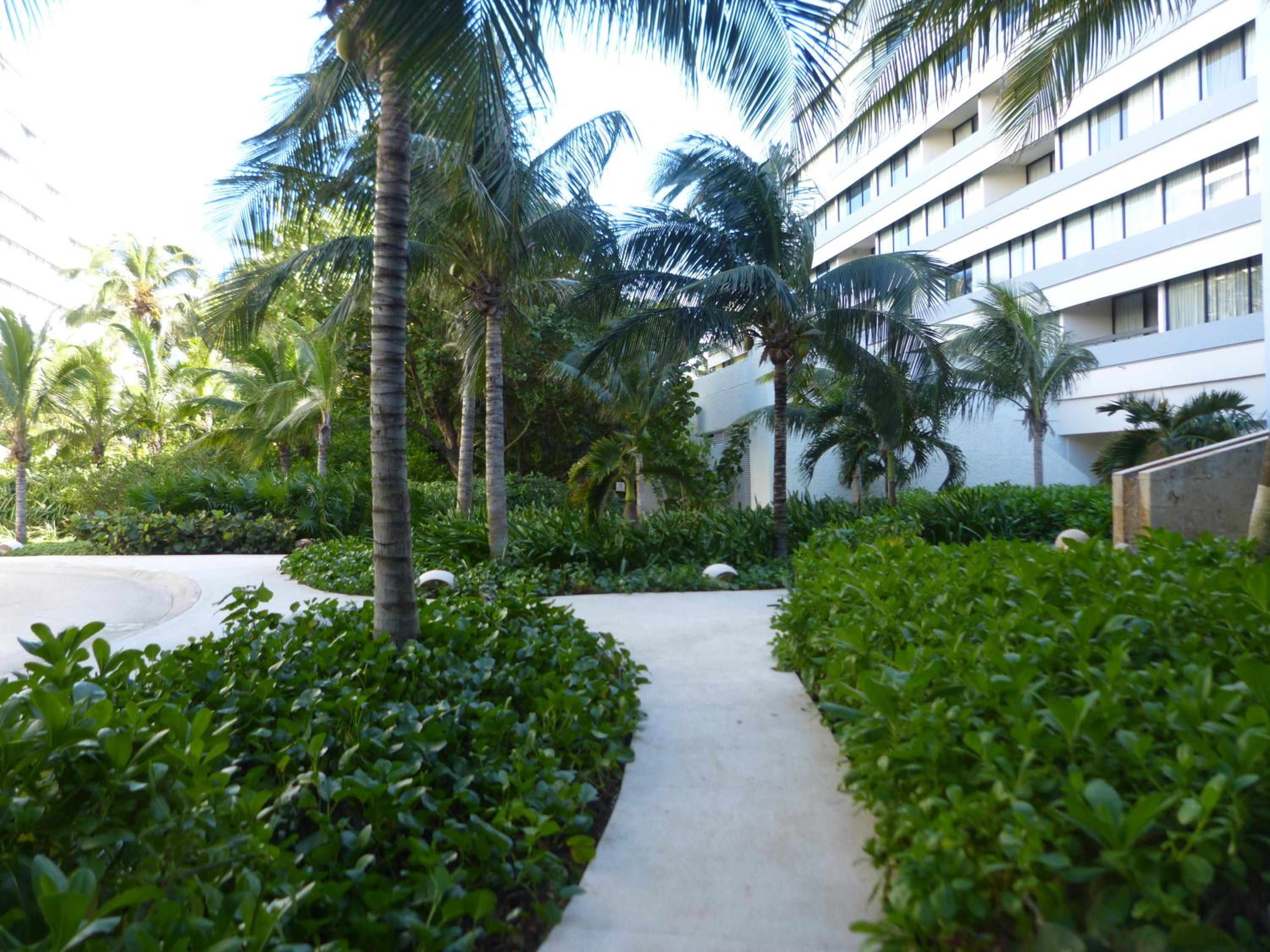 State of the Art Condos en la mejor Playa de Cancun frente a PLAZA LA ISLA