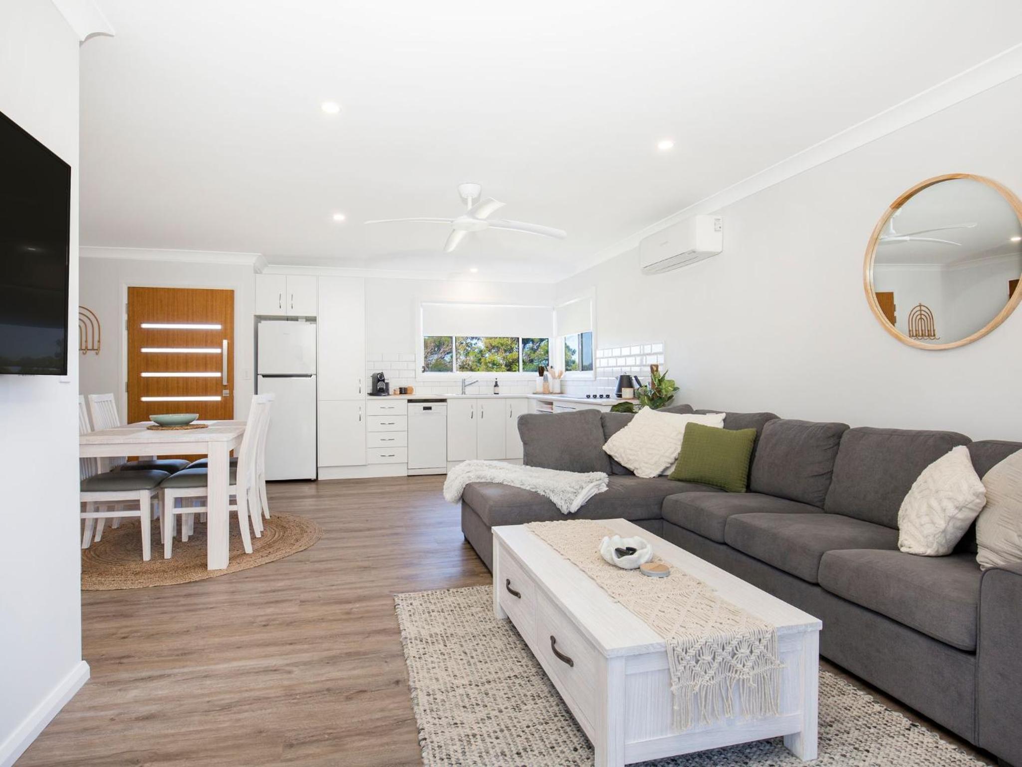 Periwinkle I Pet Friendly I 2 Mins Walk to Beach