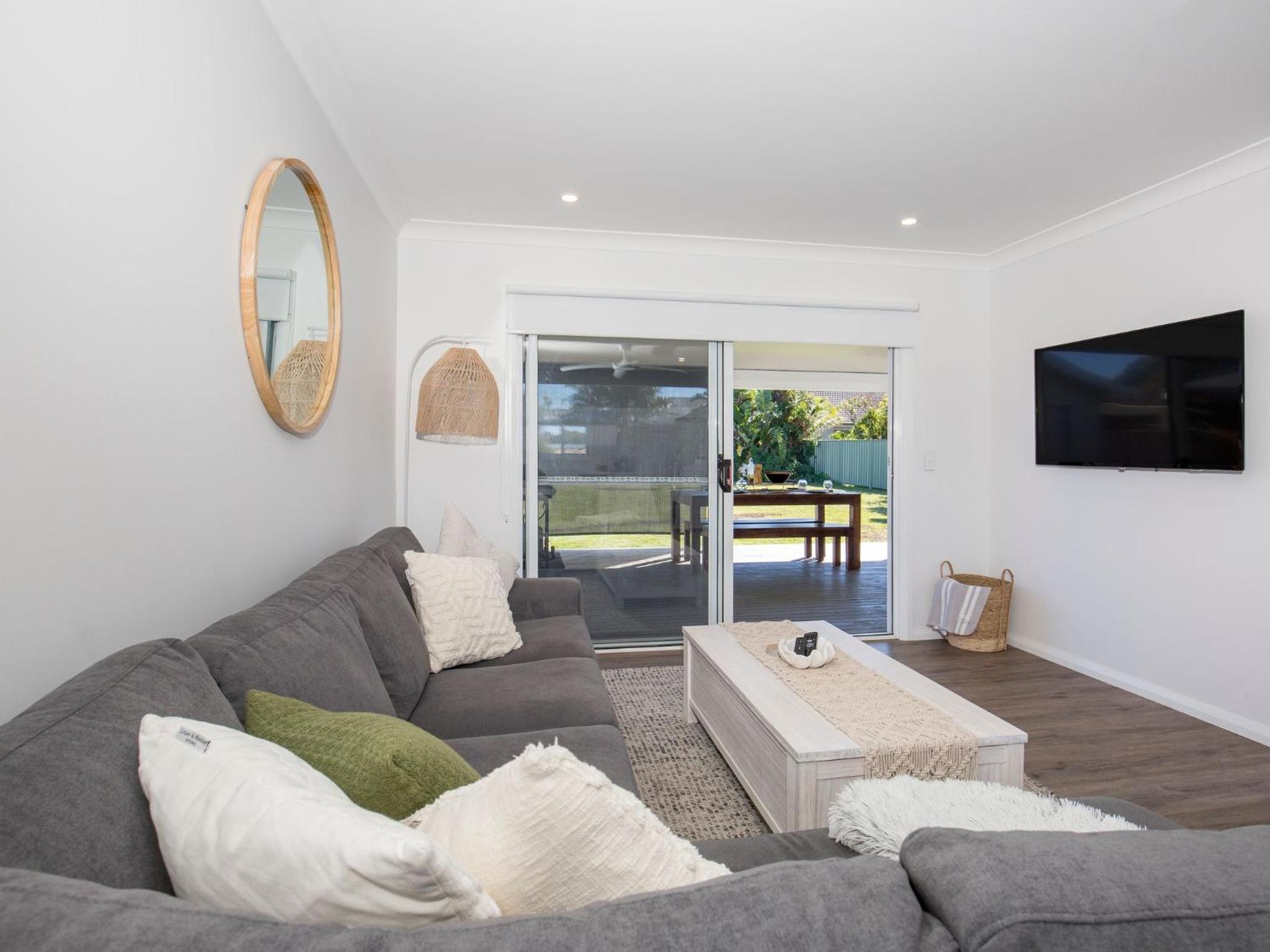 Periwinkle I Pet Friendly I 2 Mins Walk to Beach