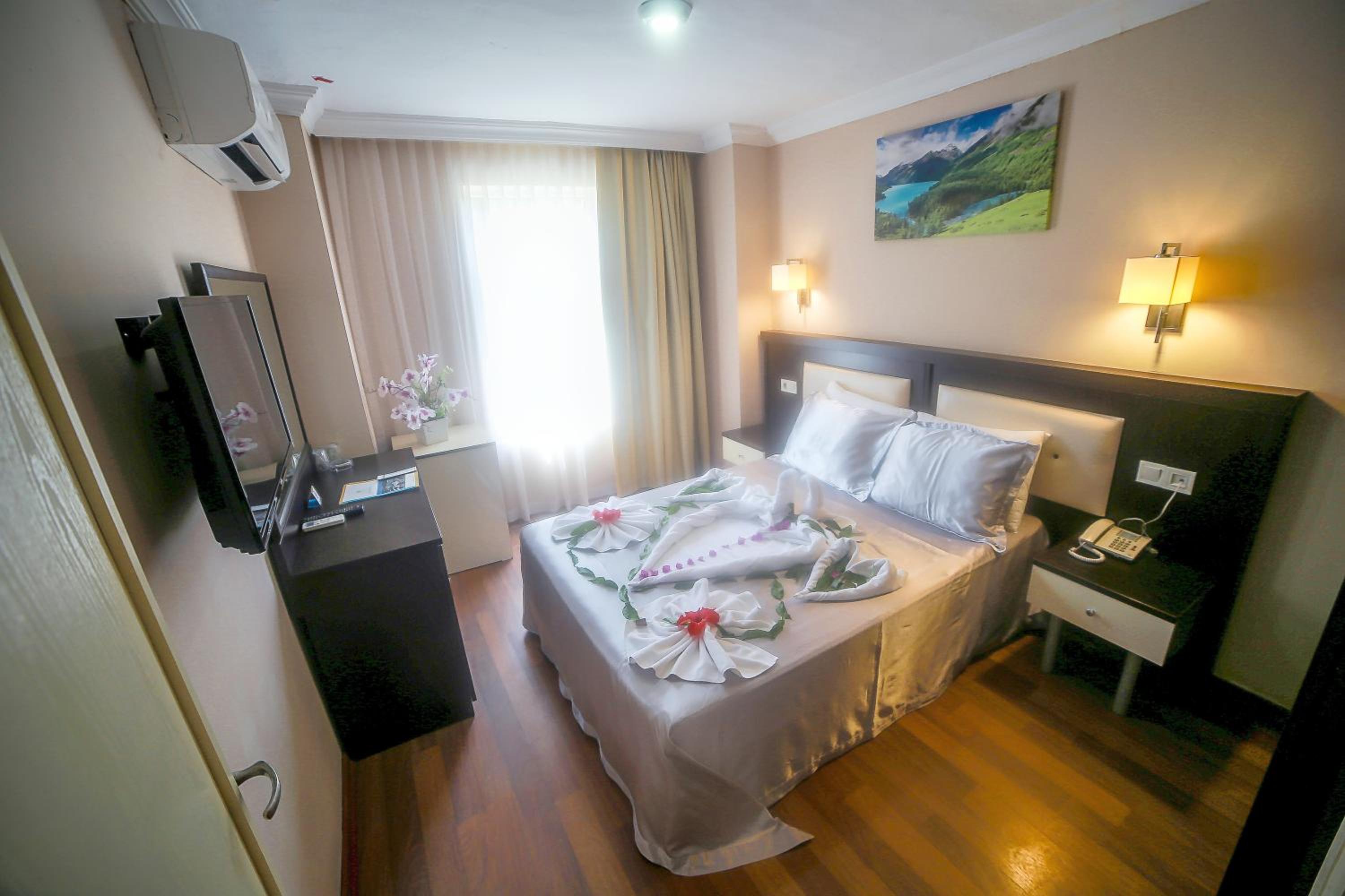 MERİDİA BEACH HOTEL