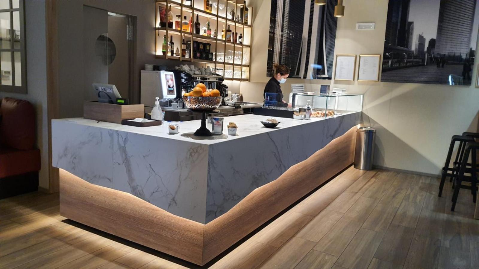 Hotel Alex - Image 1