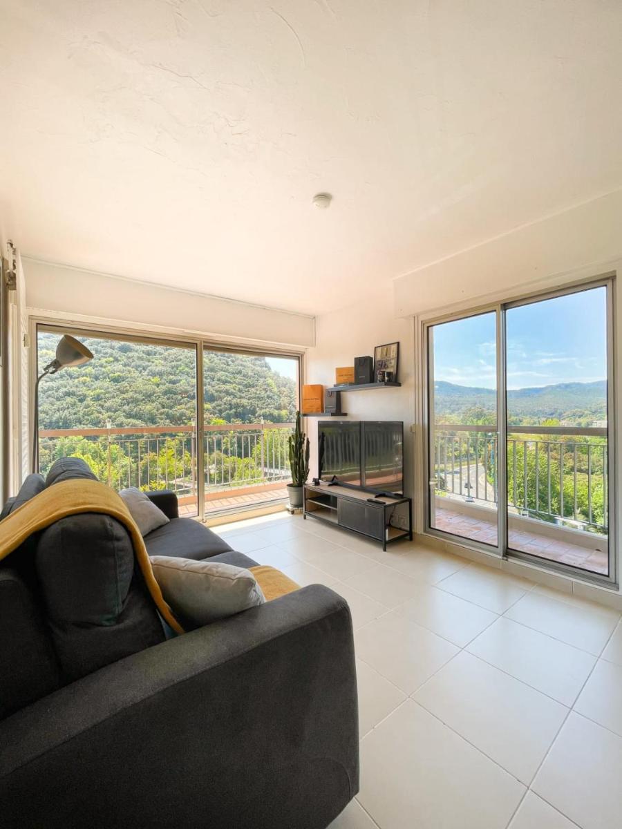 Beautiful Apartment With Private Pool And Balcony! view 2
