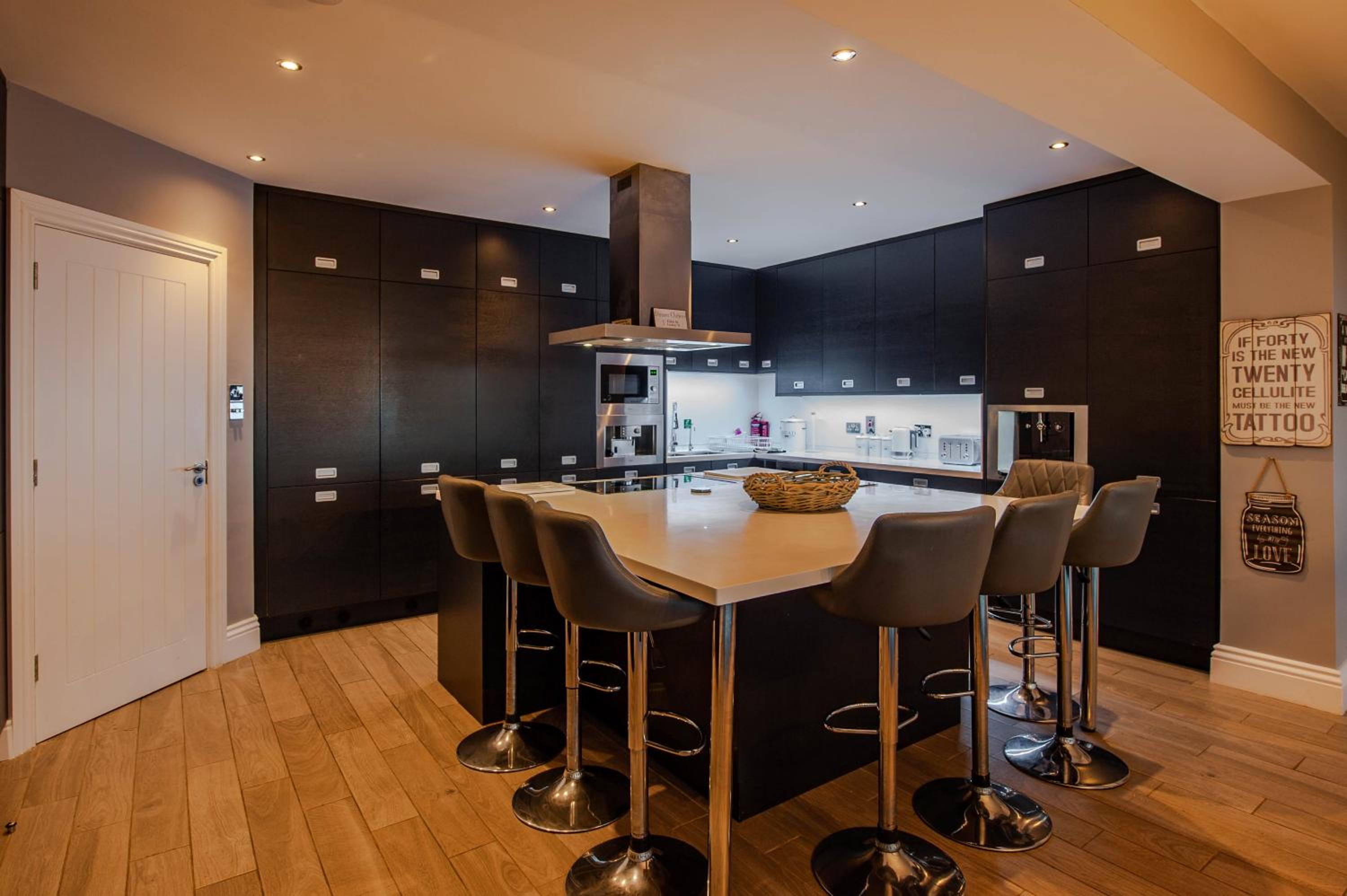 Ocean View,Kinsale, Hosted by Exquisite holiday homes, sleeps 22