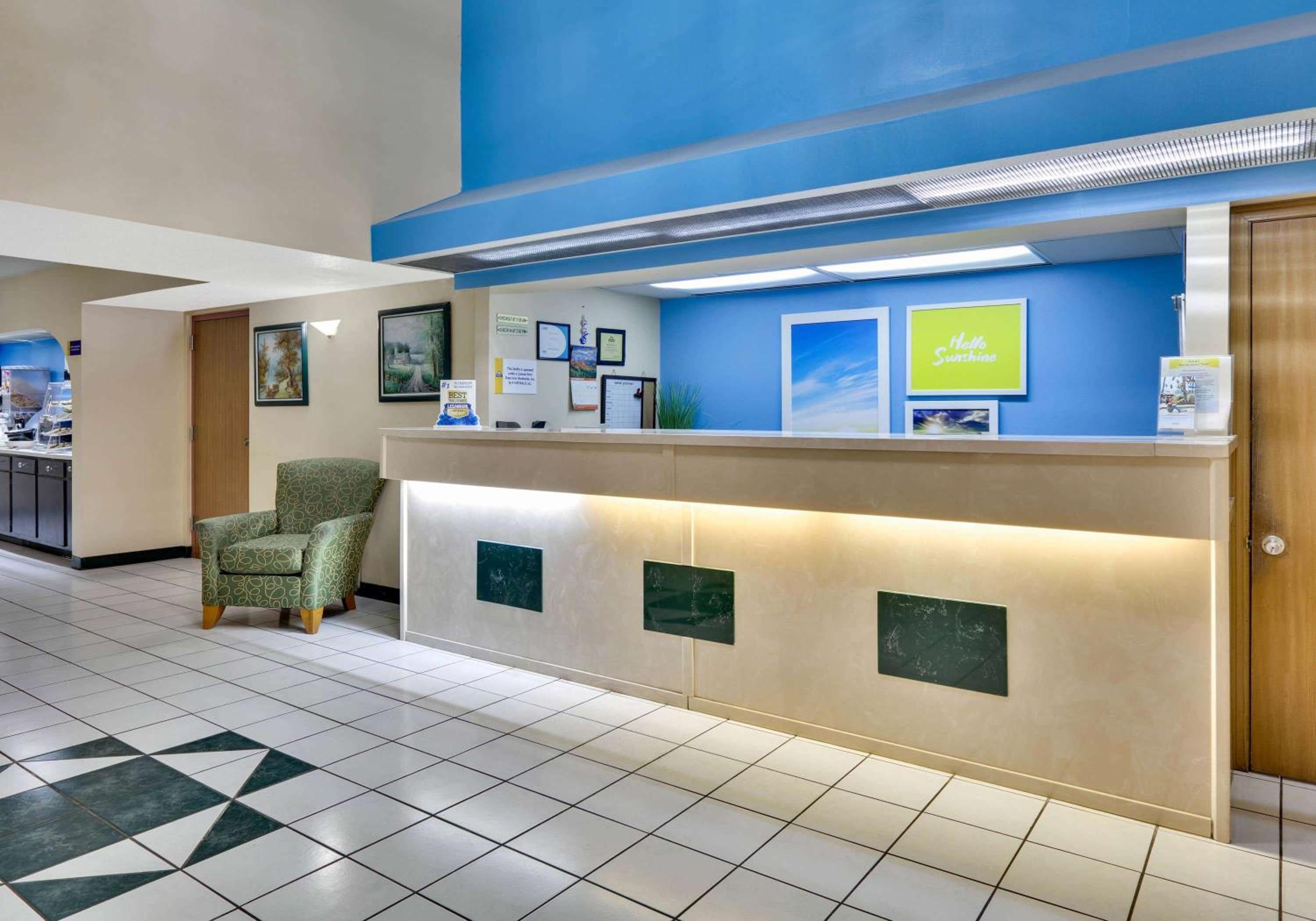 Days Inn & Suites by Wyndham Bentonville view 3