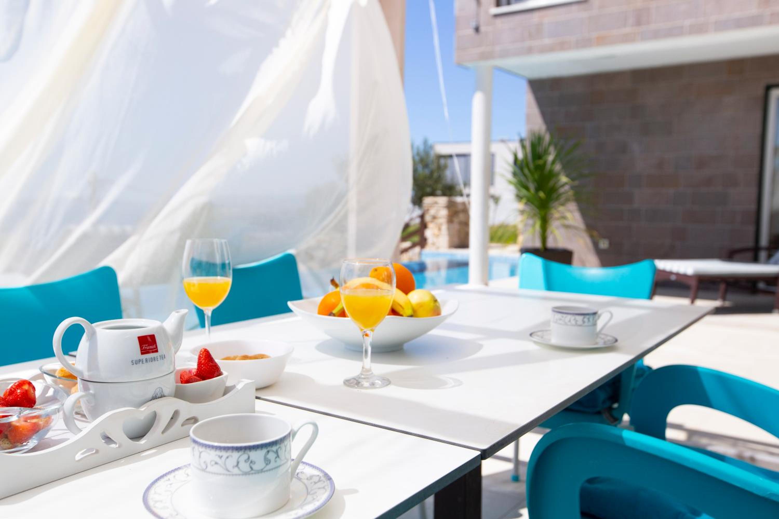 Royal Villa en Podstrana — balance & terrace