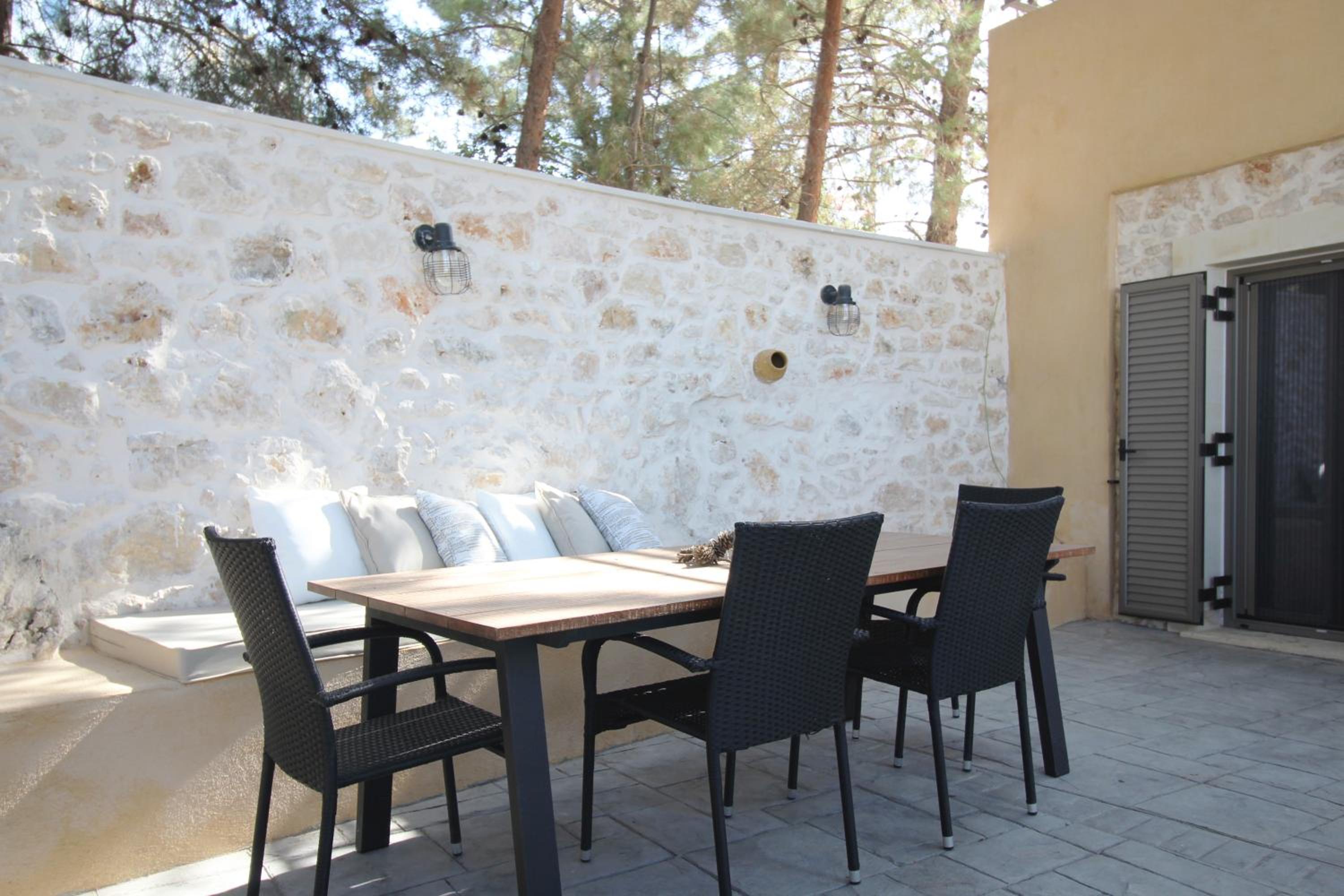 Villa Pefka, By Hellocrete view 5