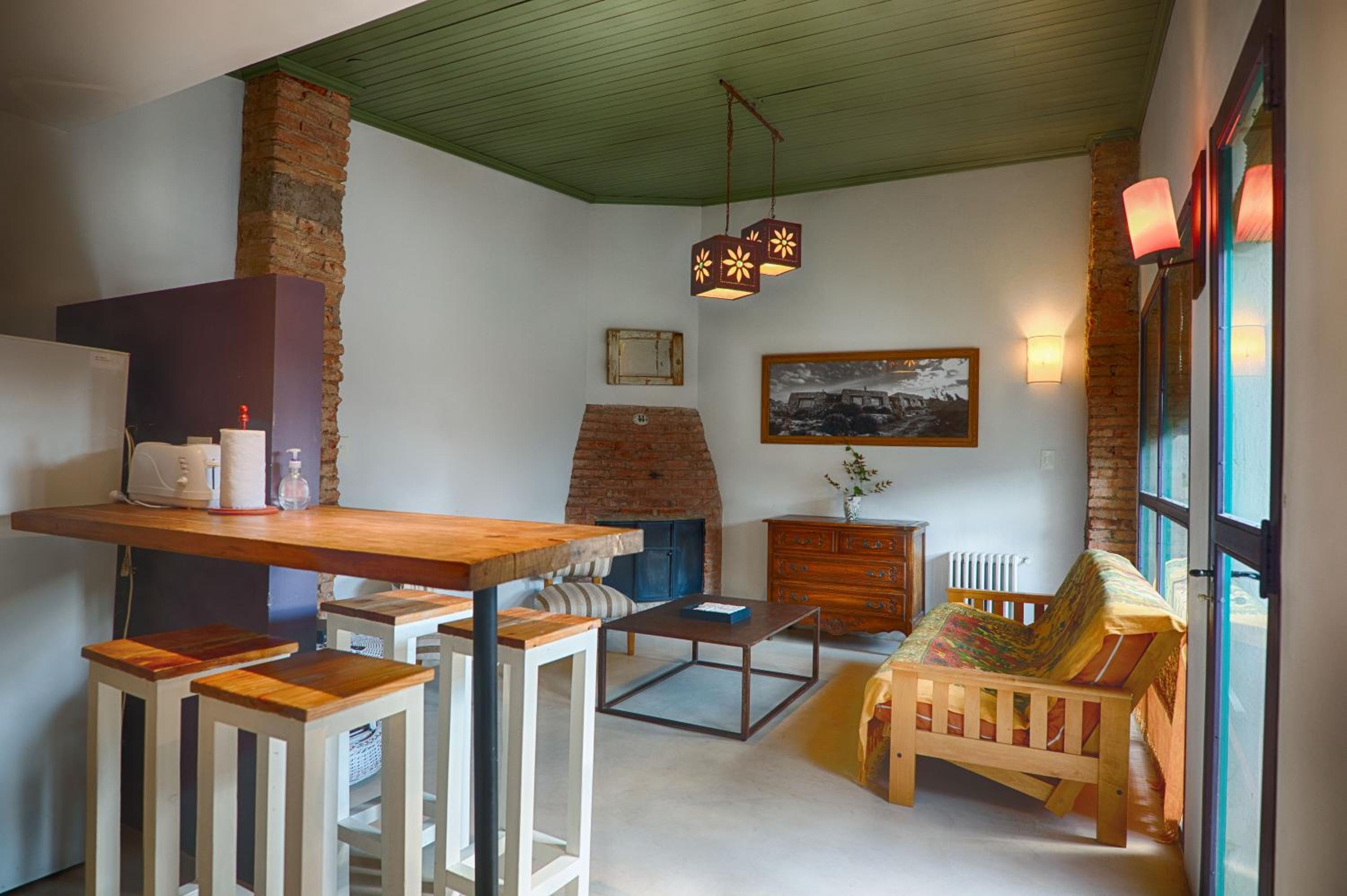 Bar Suites