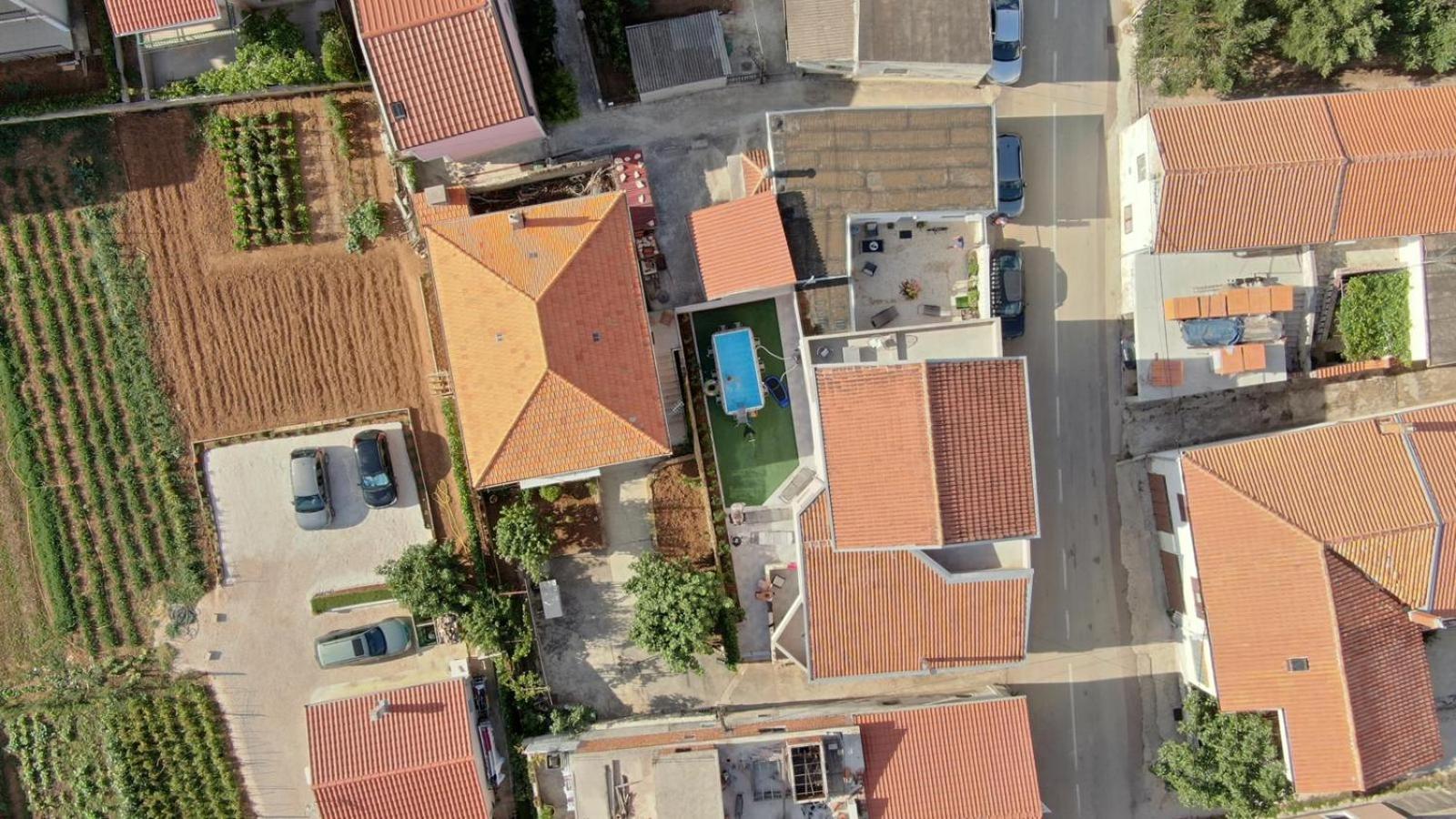 Hotel Modern holiday apartment "Libra" with swimming pool - Image 1