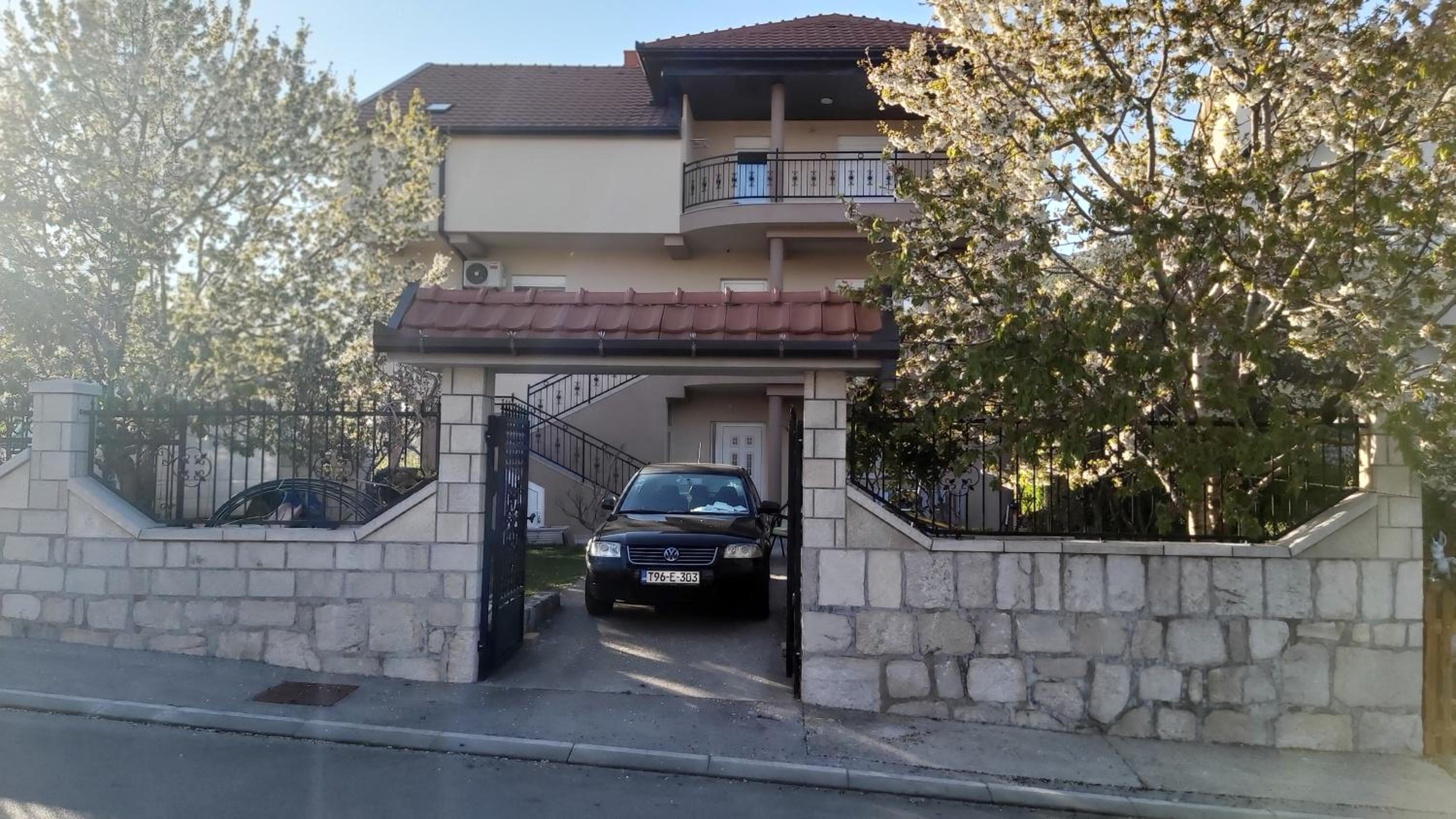 Apartments Pravica view 5