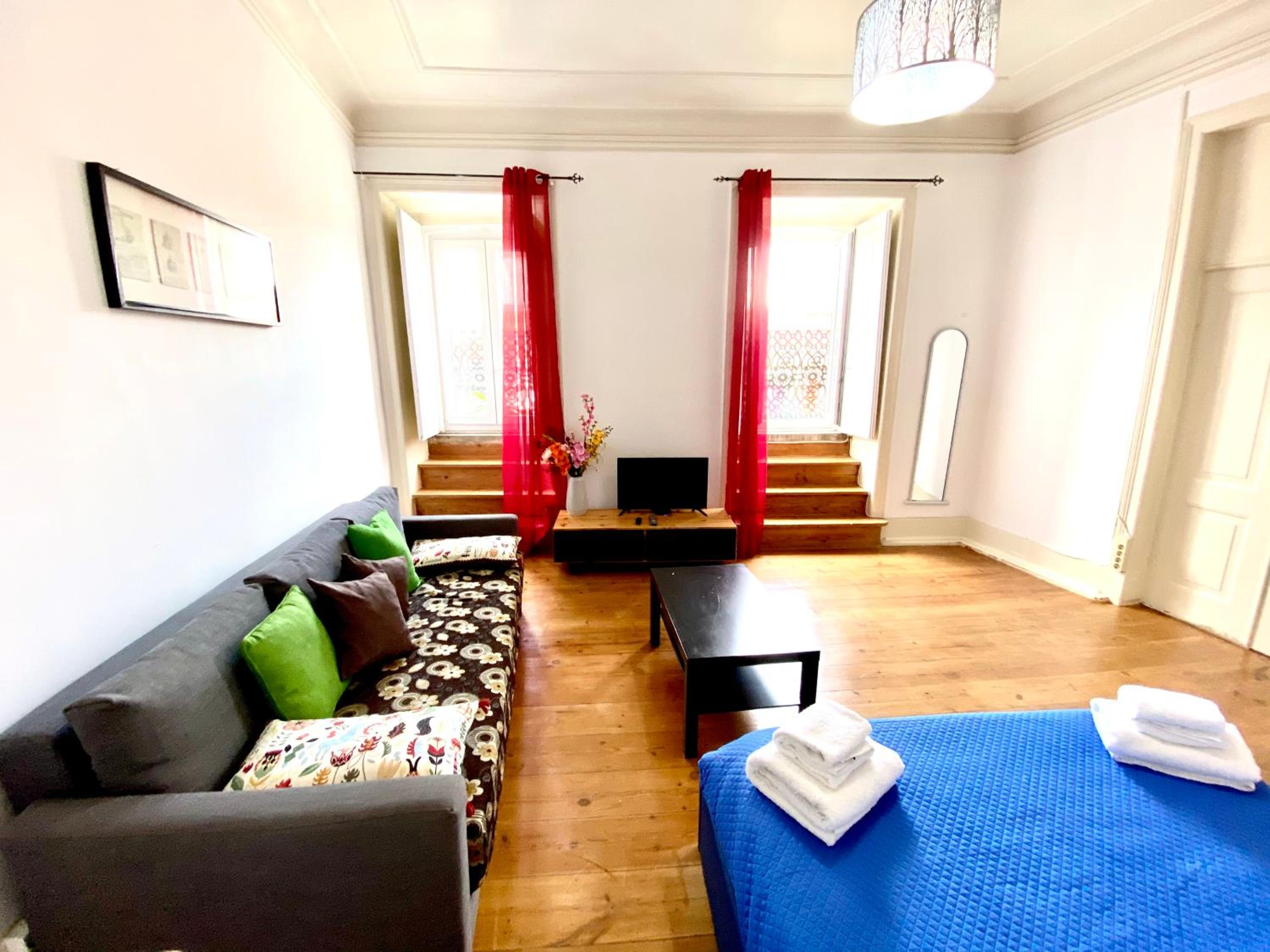 Classic Chiado 1 - Central Guest House Room with Shared Bathroom view 2