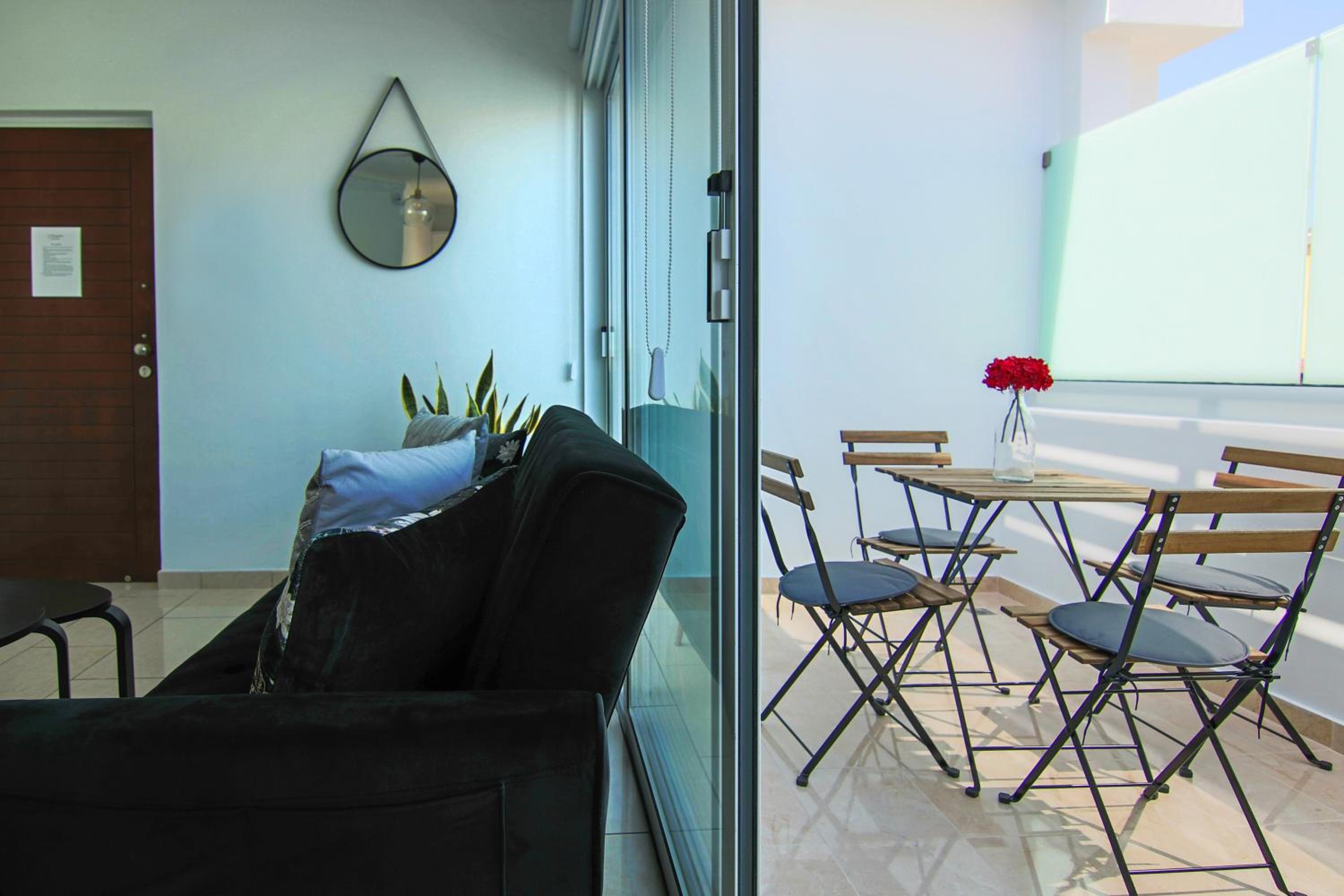 Phaedrus Living: Seaside Luxury Flat Lighthouse 62