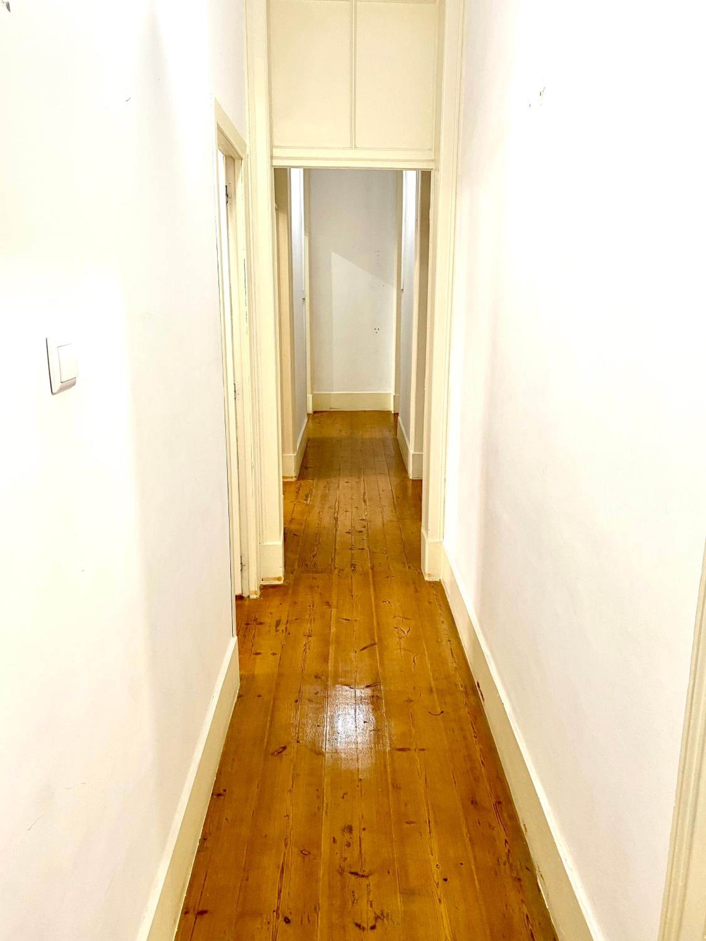 Modern Chiado 6 - Standard Double room with No window and shared bathroom view 5