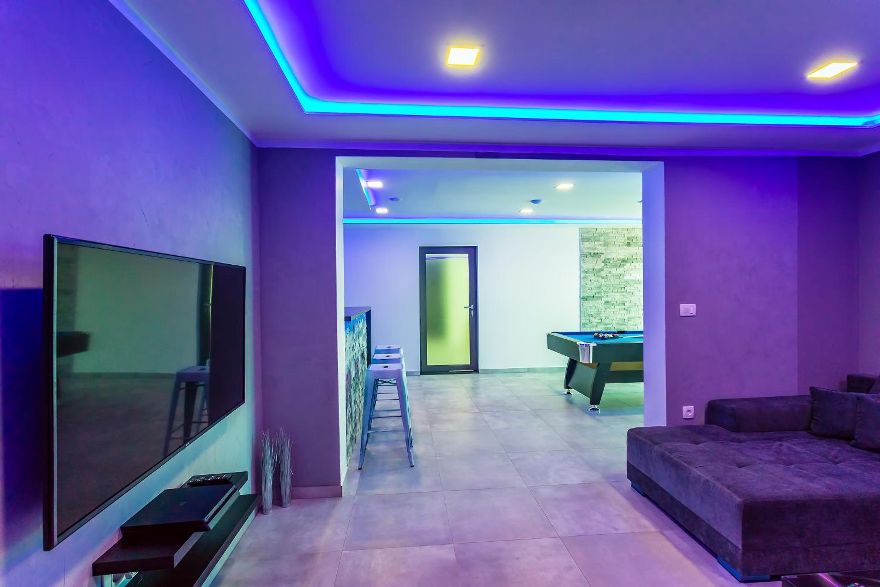 Villa Belvedere with heated pool, billiards, Media room, sea views,10 pax view 2