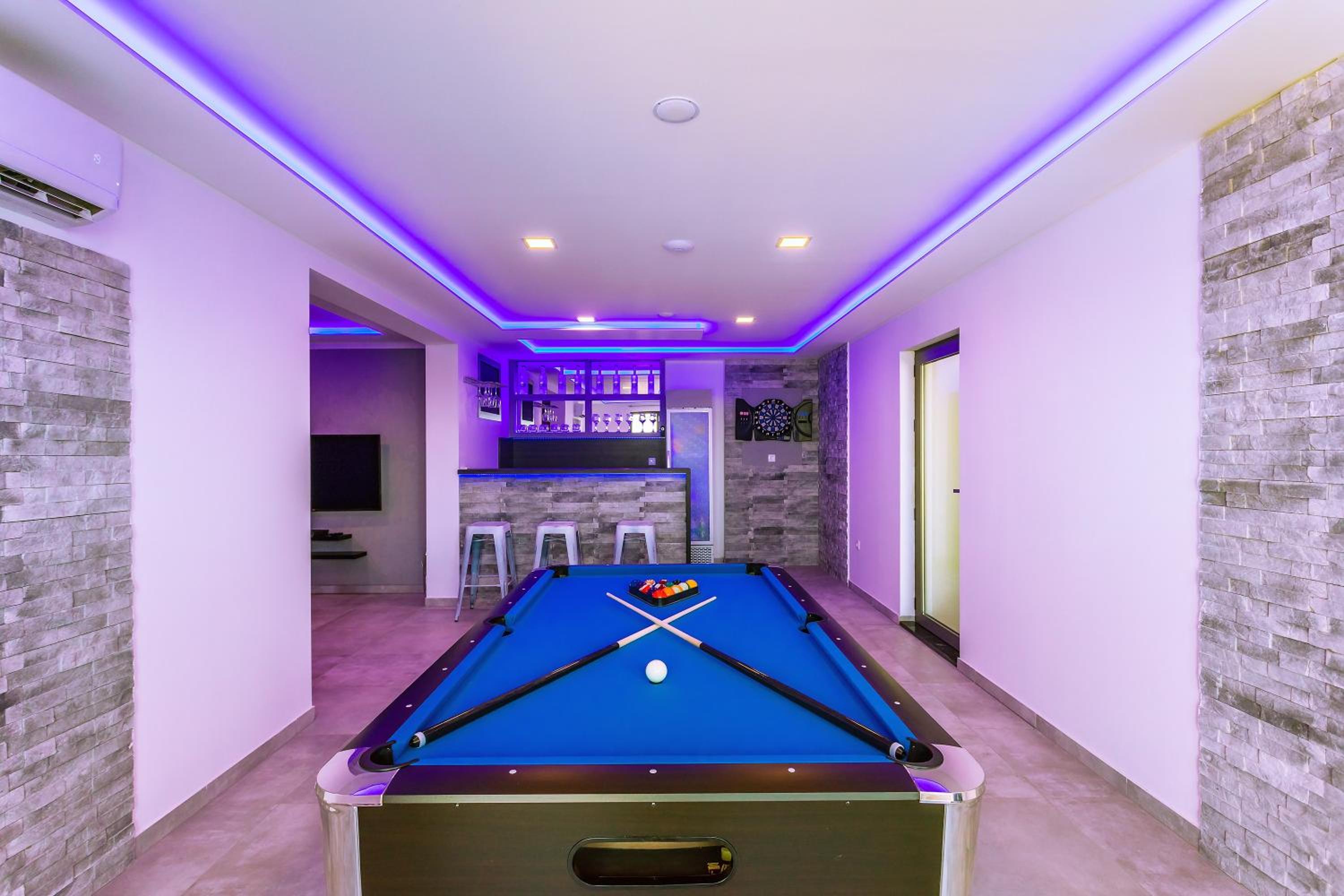 Villa Belvedere with heated pool, billiards, Media room, sea views,10 pax view 4