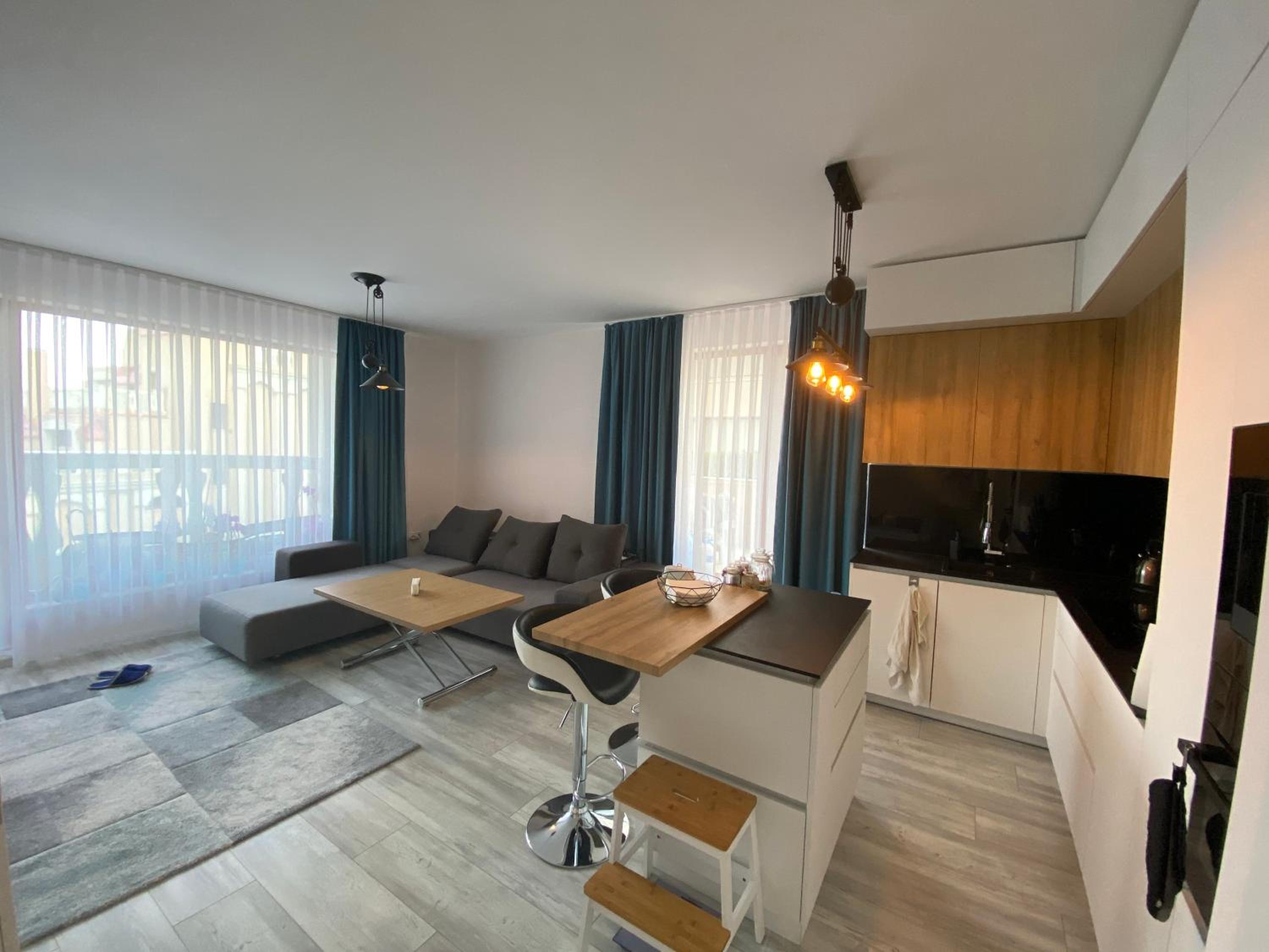 Luxurious and panoramic apartments at the beach in La Mer complex