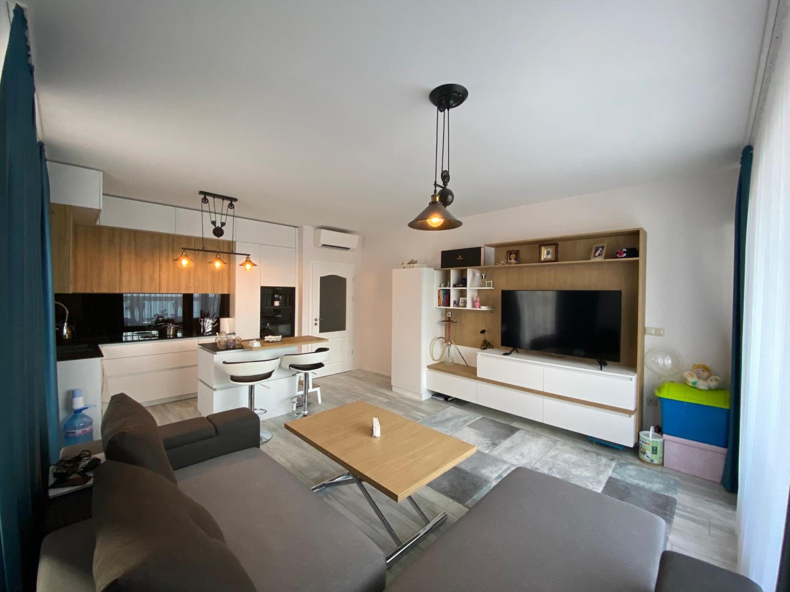 Luxurious and panoramic apartments at the beach in La Mer complex