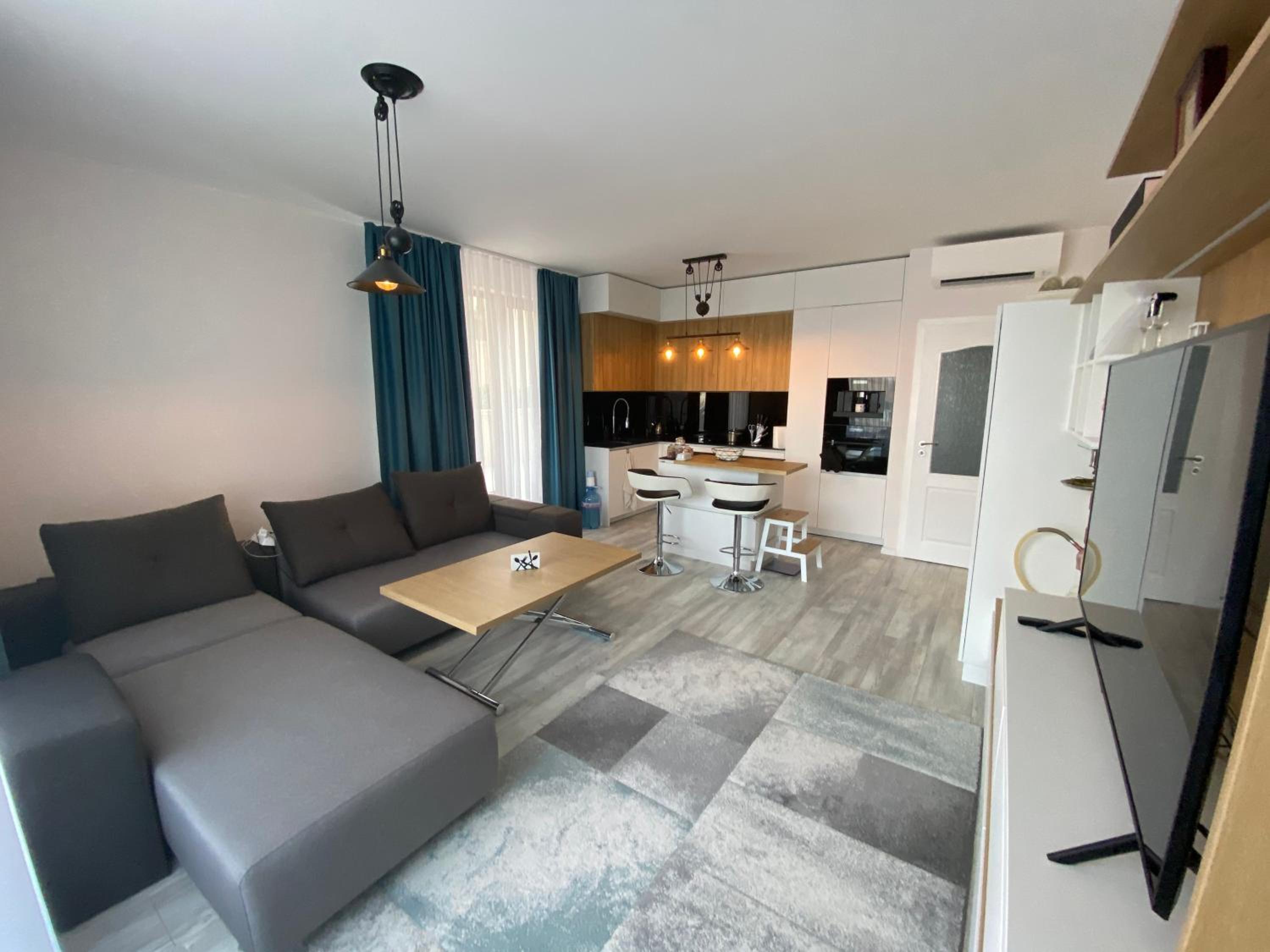 Luxurious and panoramic apartments at the beach in La Mer complex