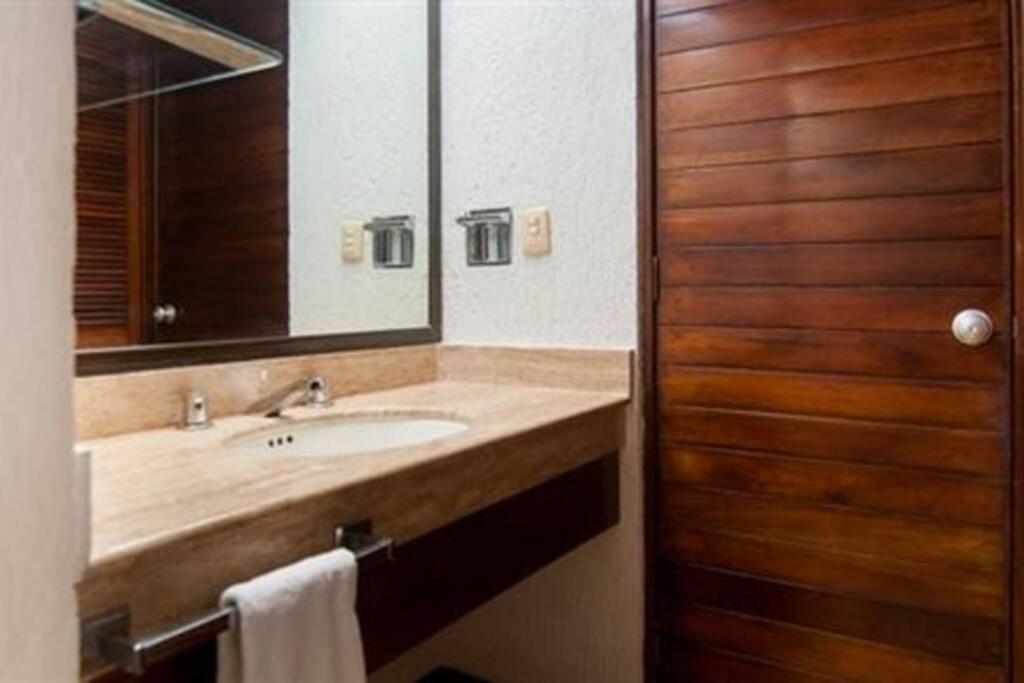 Cancun Villa Agave, access to the Beach!
