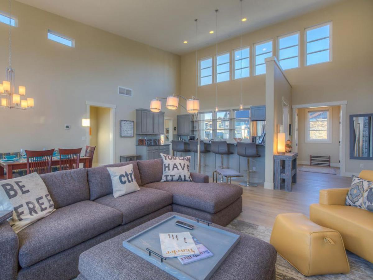Hello Sunshine #51 with Carriage House view 2