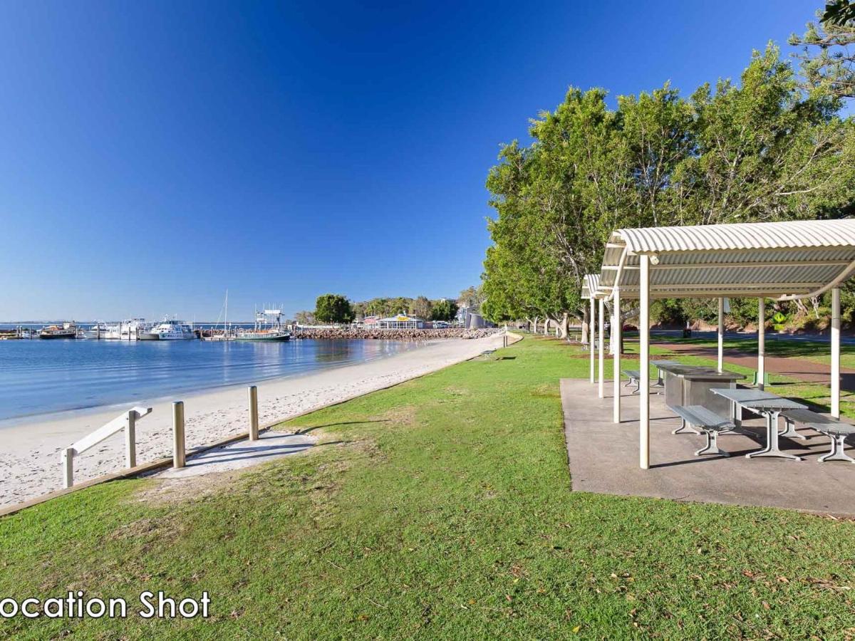 Away Nelson Bay, 29 Wollomi Ave - Spacious family home with water views, pet friendly, Wifi & aircon