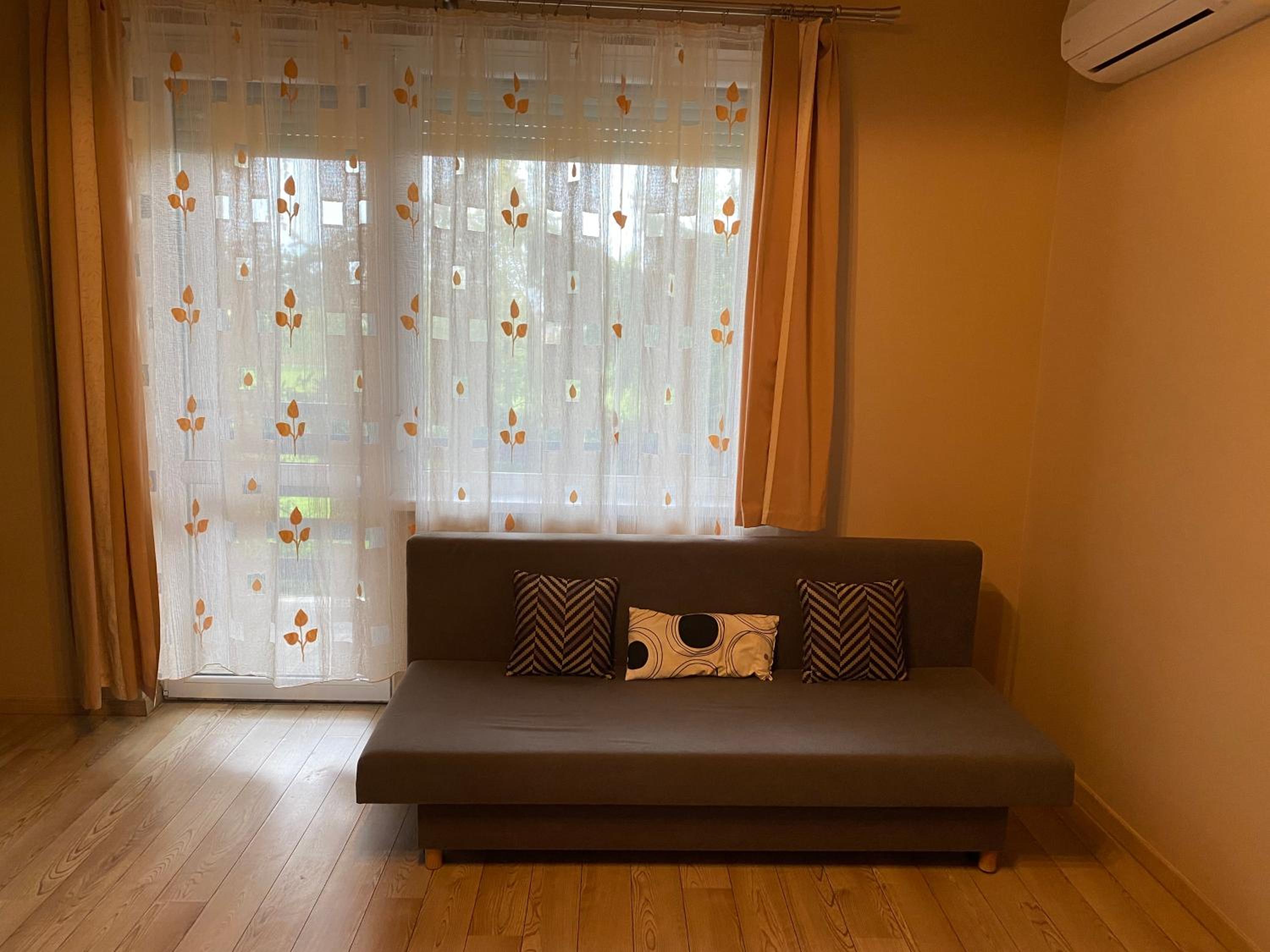Platán Apartman