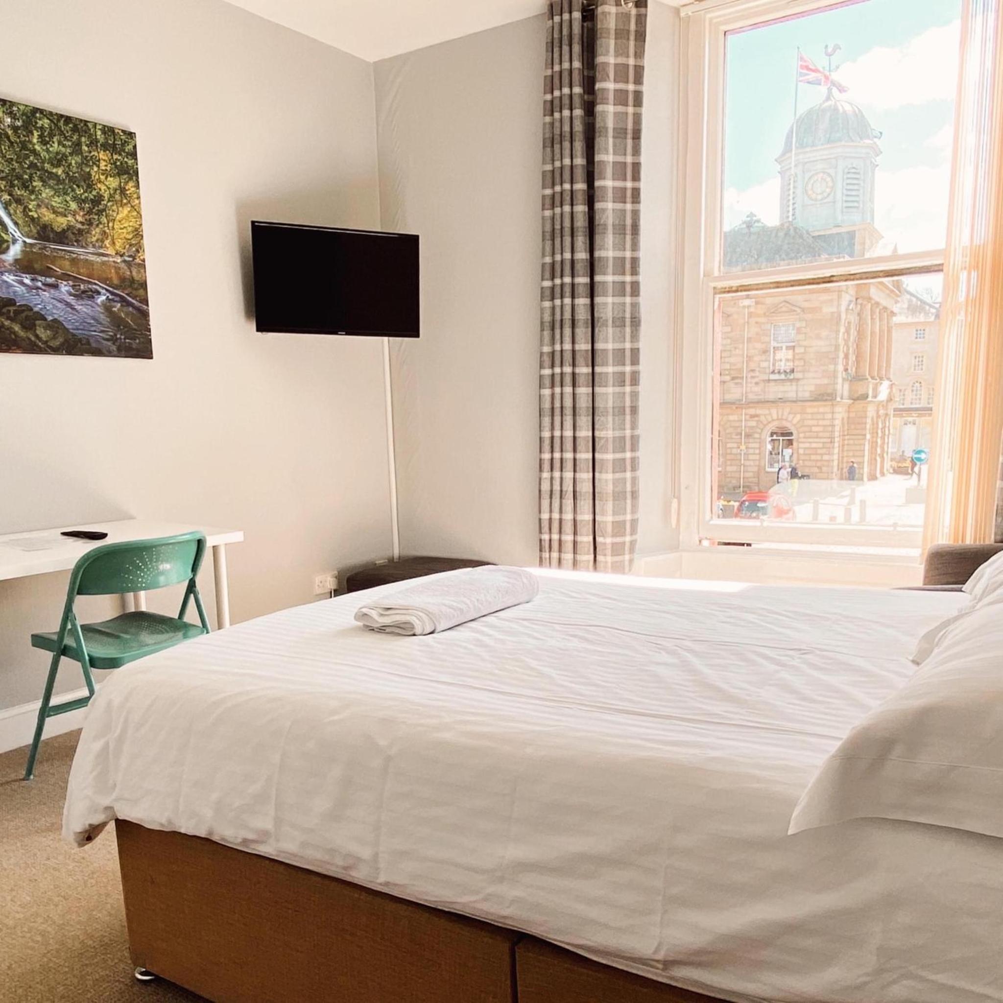 Studio Apartments on the Square view 5