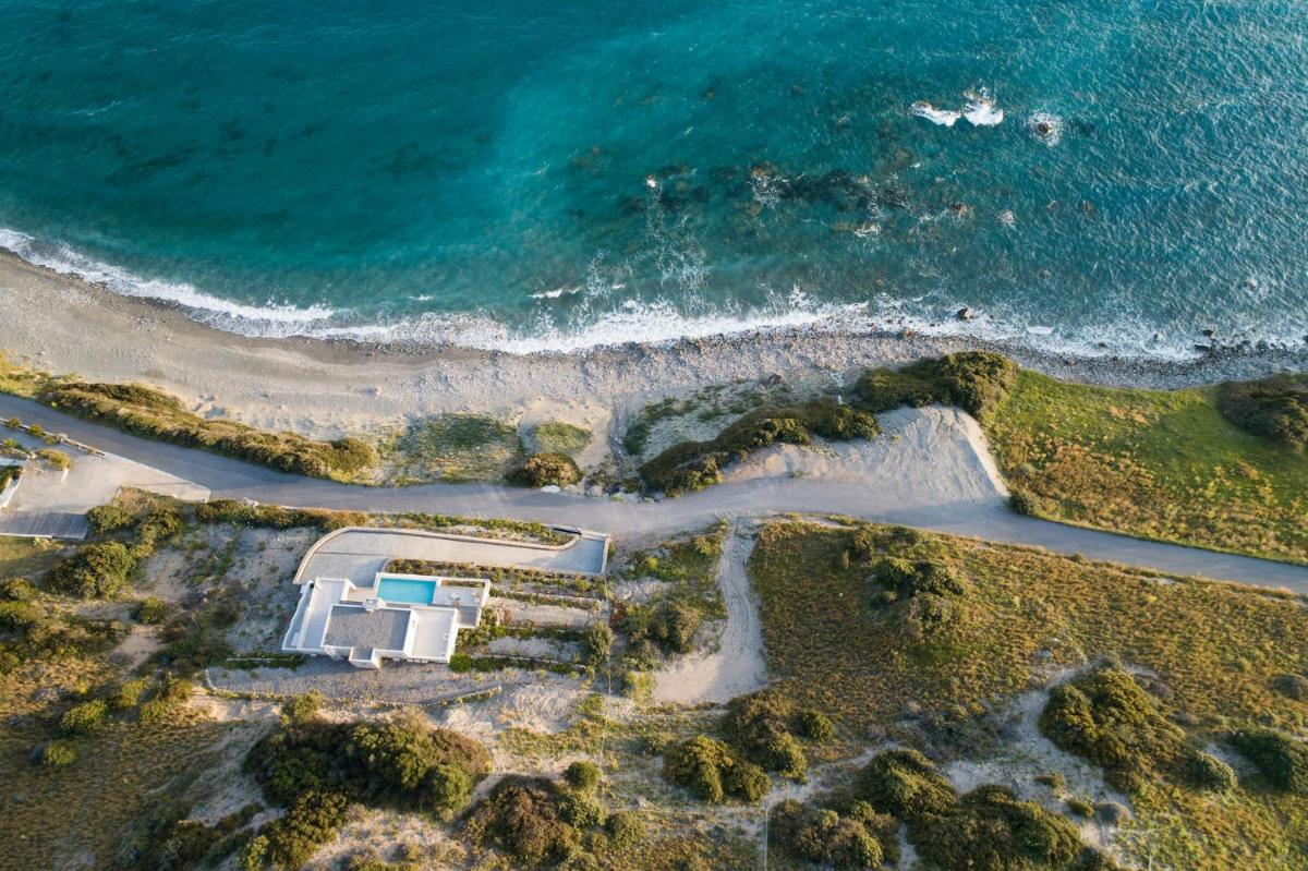 Rozites Luxury Beachfront Villa view 3